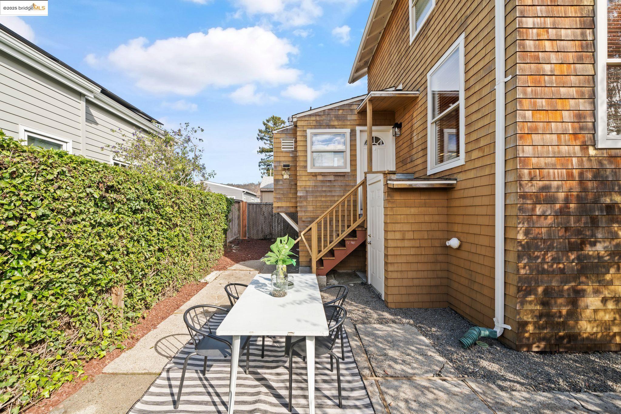 1527 Virginia Street