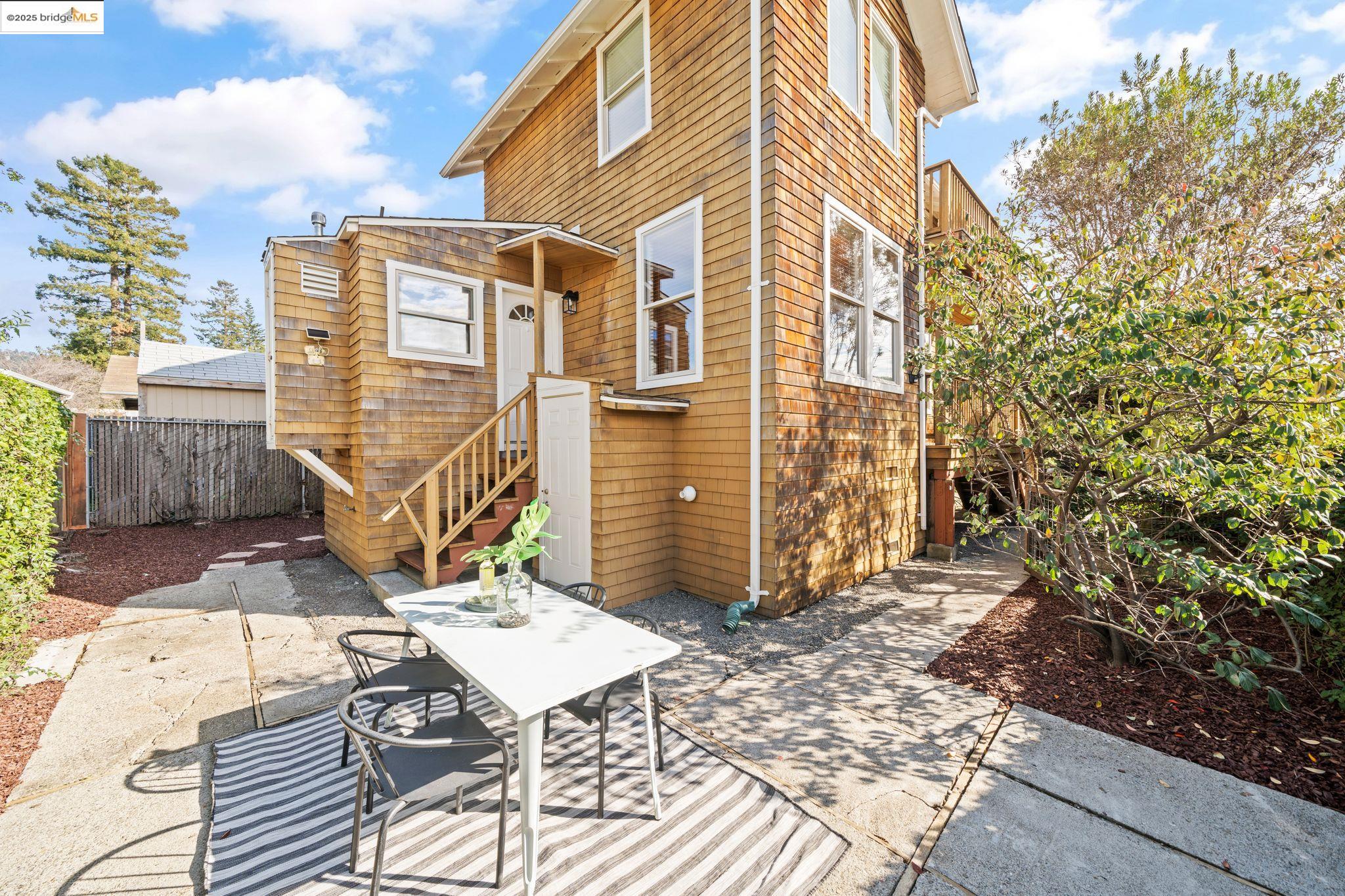 1527 Virginia Street