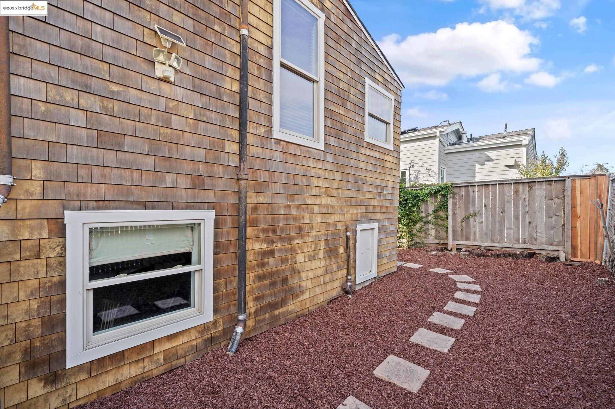 1527 Virginia Street