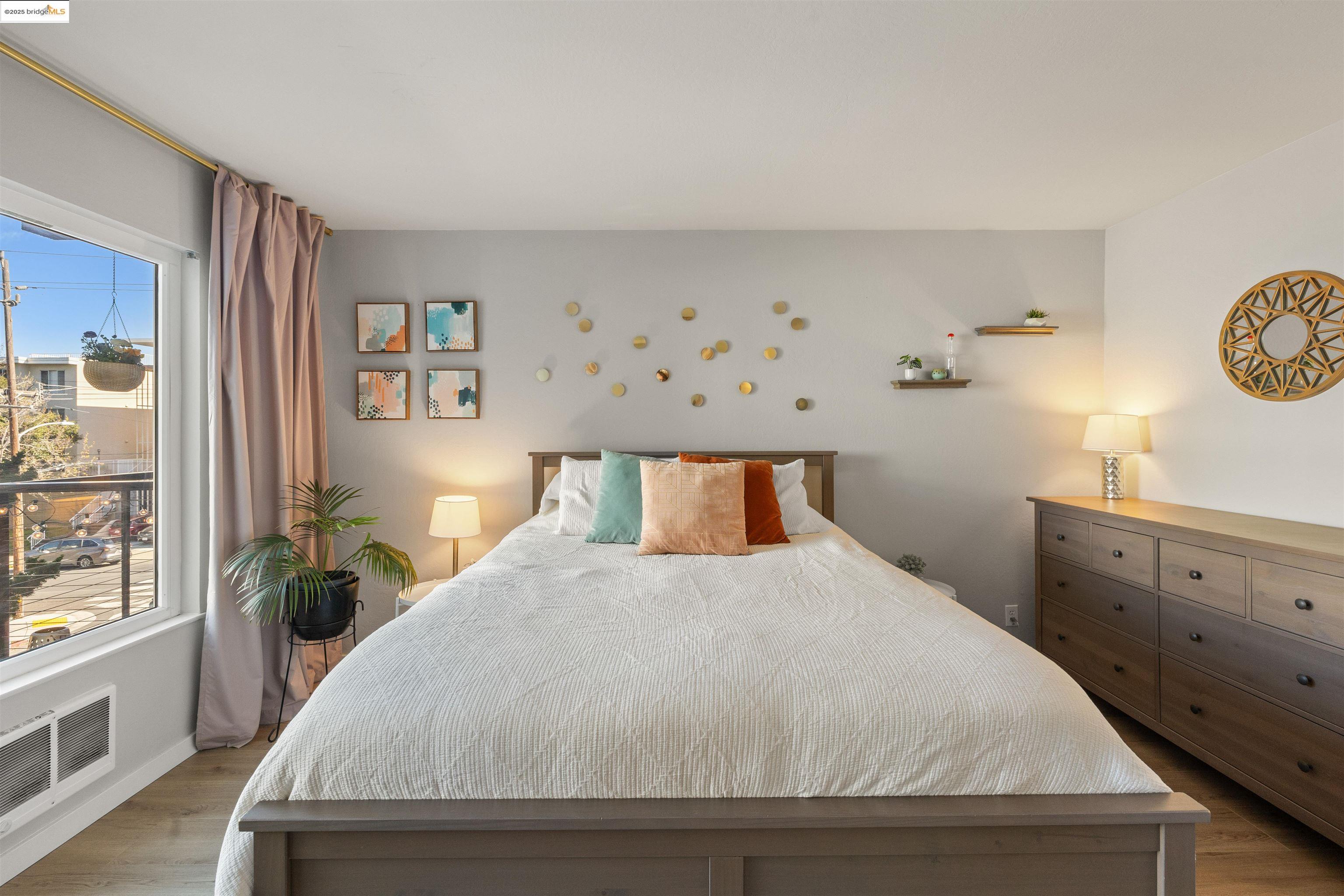 250 Montecito Ave. # 204