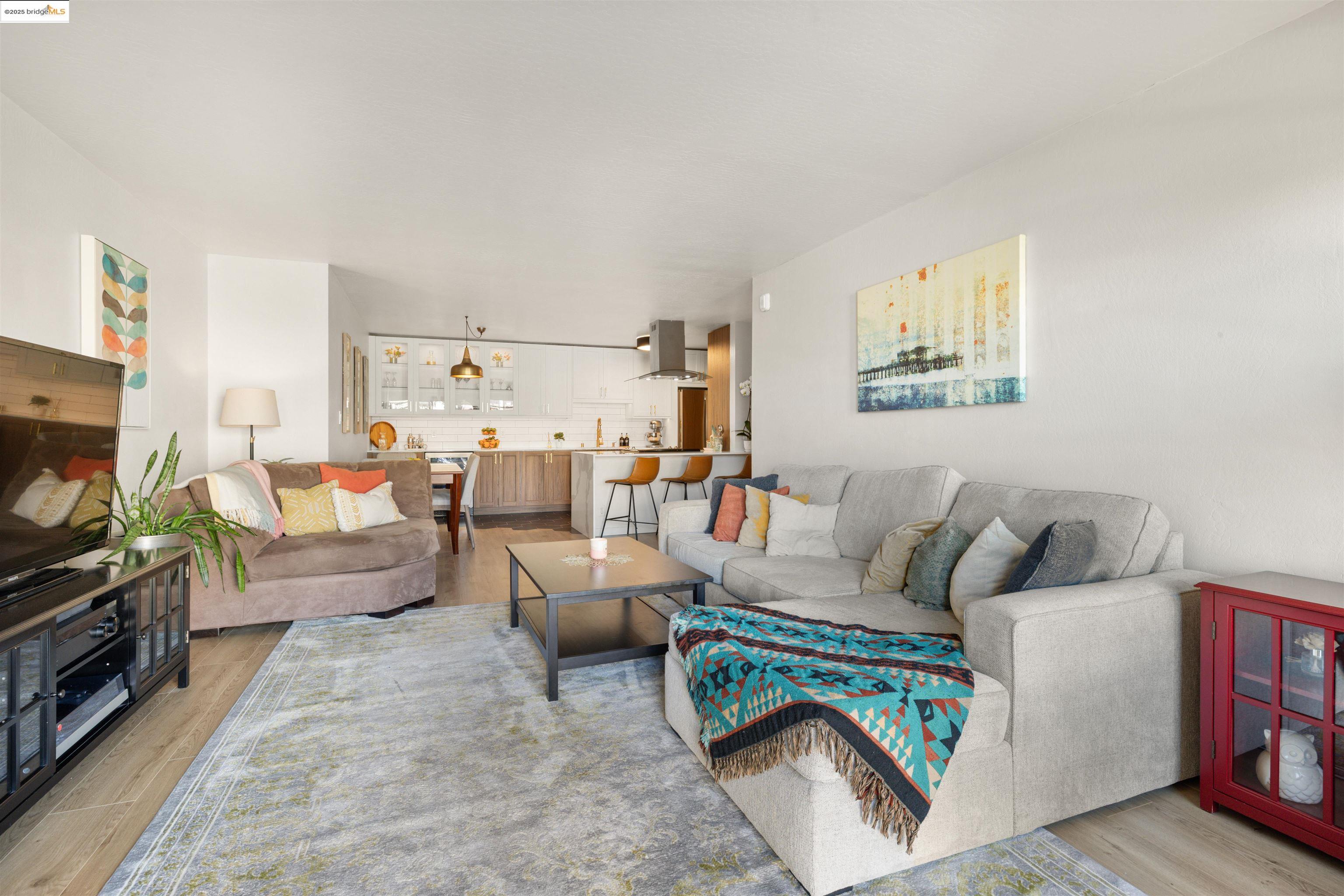 250 Montecito Ave. # 204