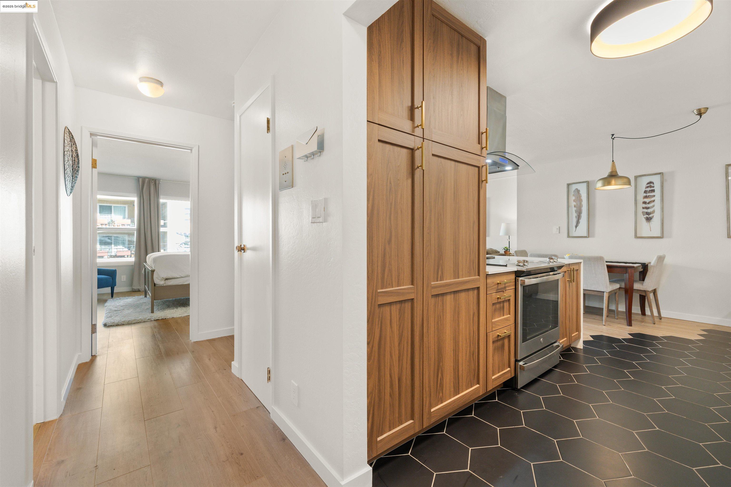 250 Montecito Ave. # 204