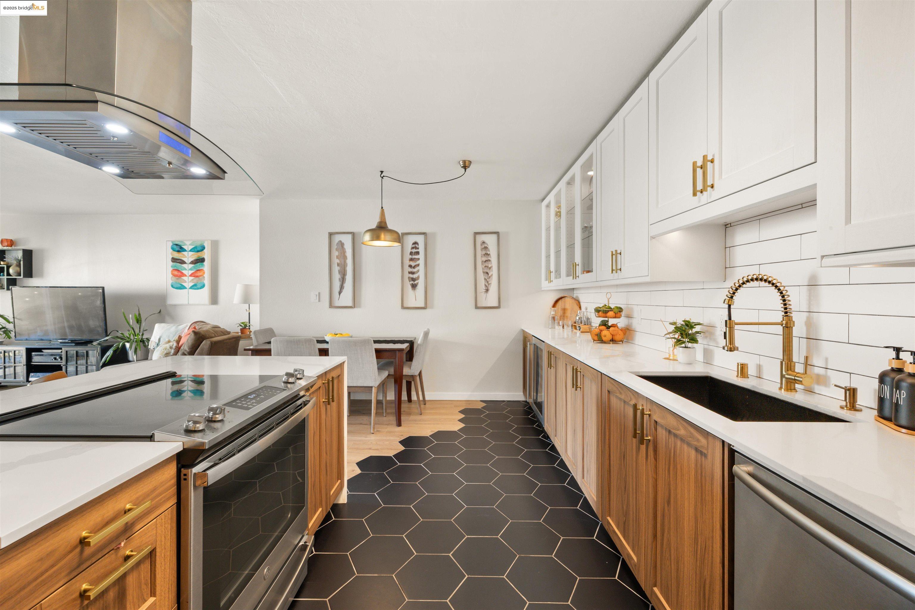 250 Montecito Ave. # 204