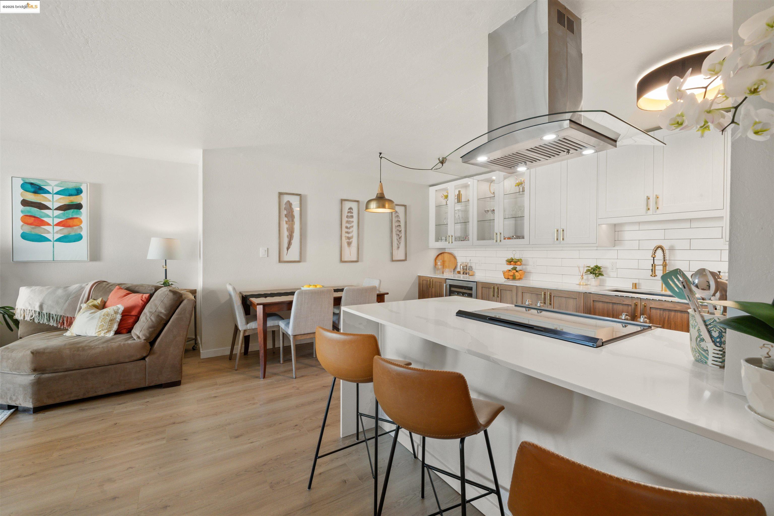 250 Montecito Ave. # 204