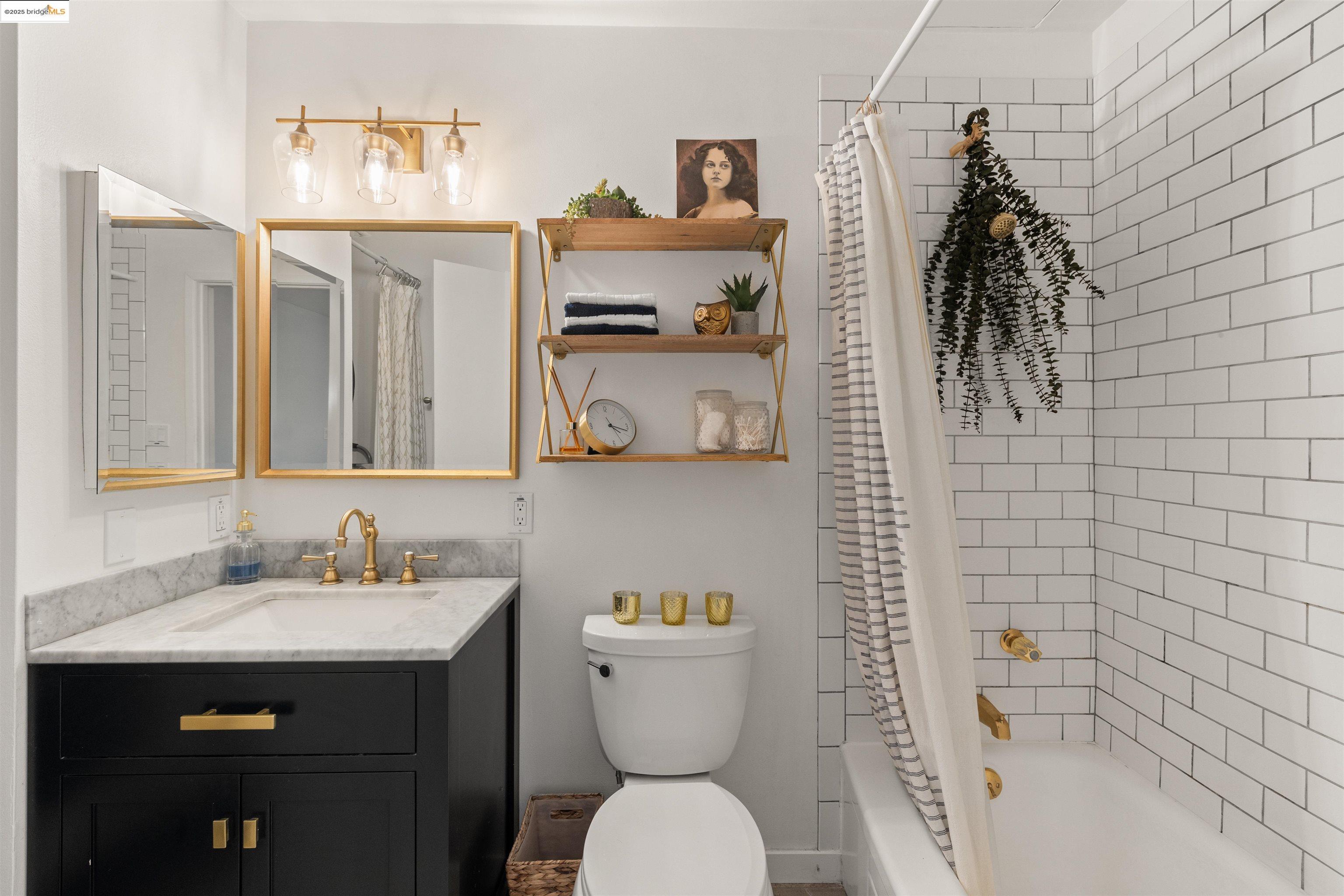 250 Montecito Ave. # 204