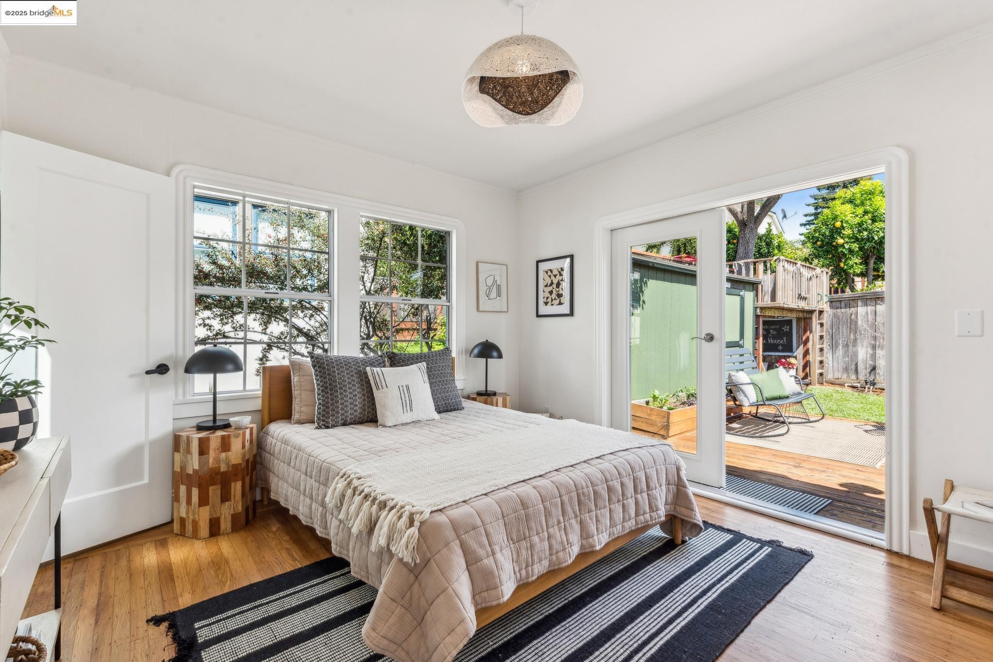 651 Neilson St