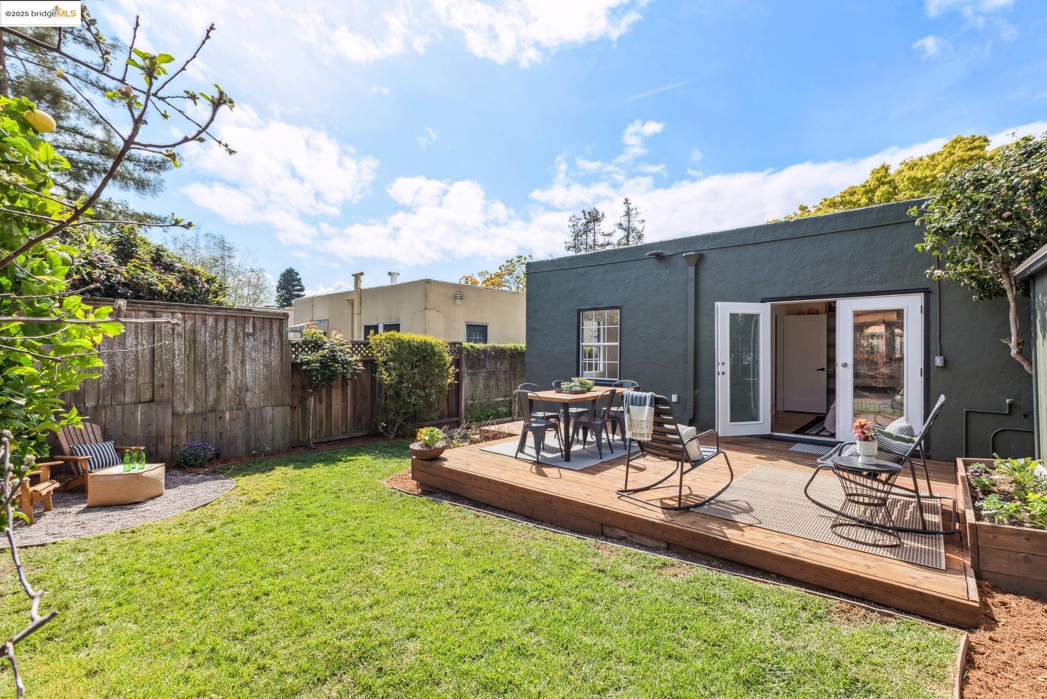 651 Neilson St