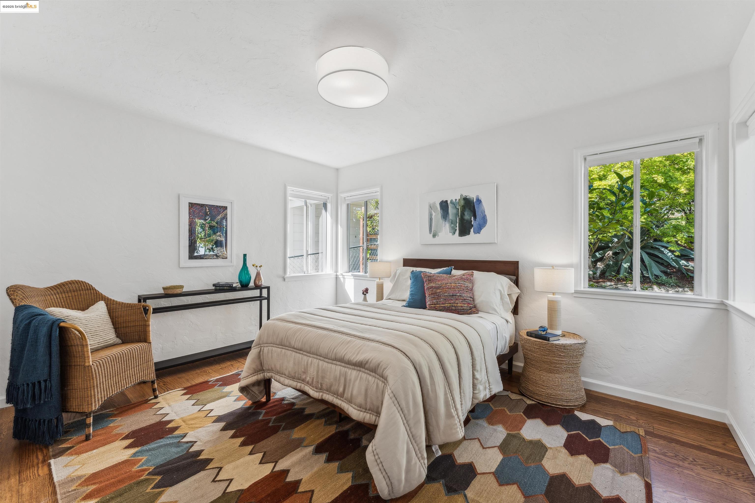 748 Colusa Ave