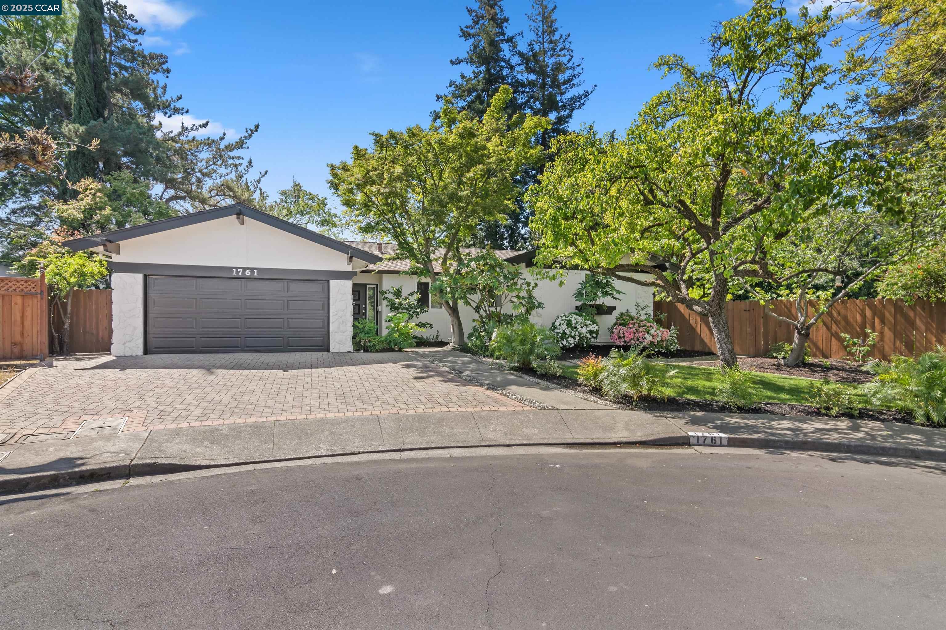 1761 Flanders Ct