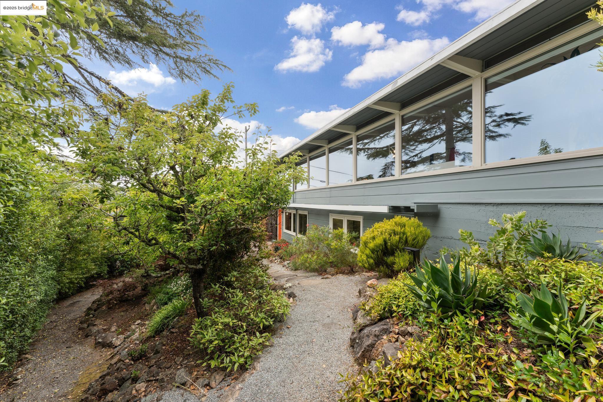 1415 Devonshire Dr