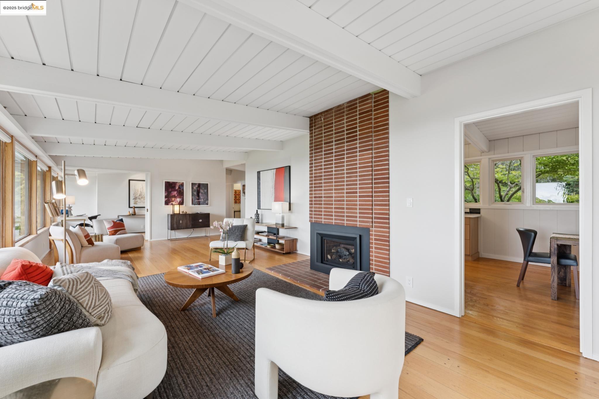 1415 Devonshire Dr