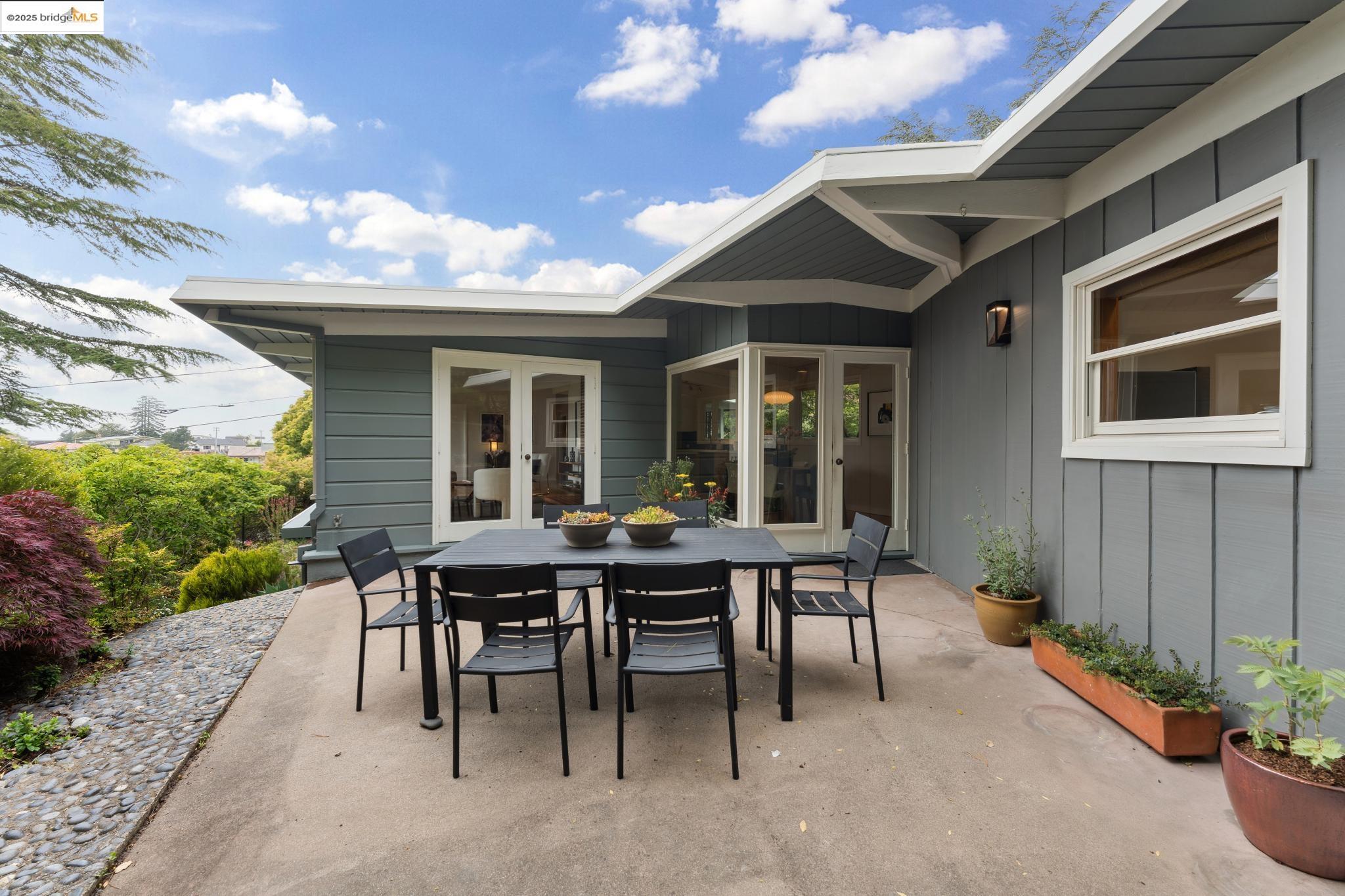 1415 Devonshire Dr