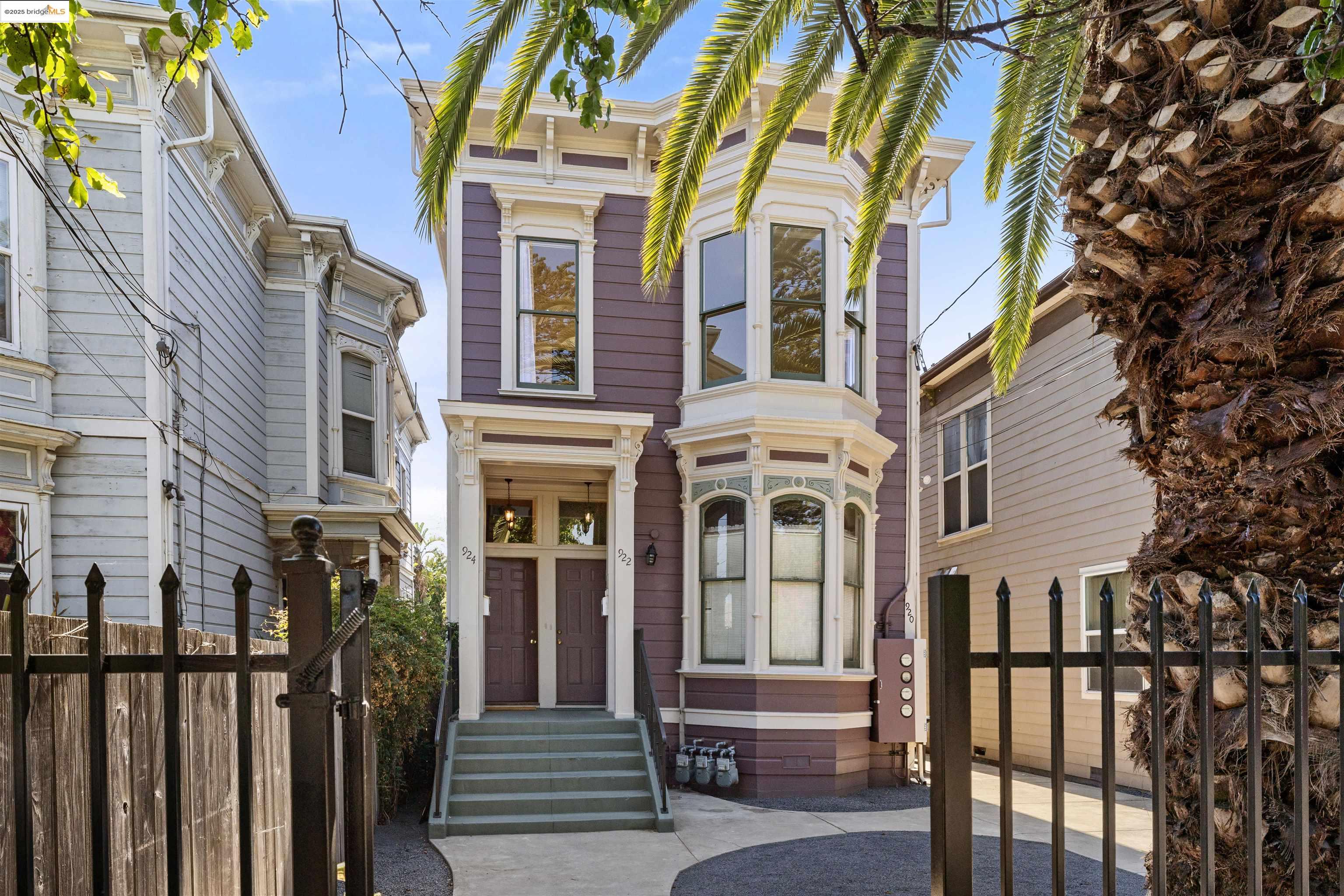 924 Center St