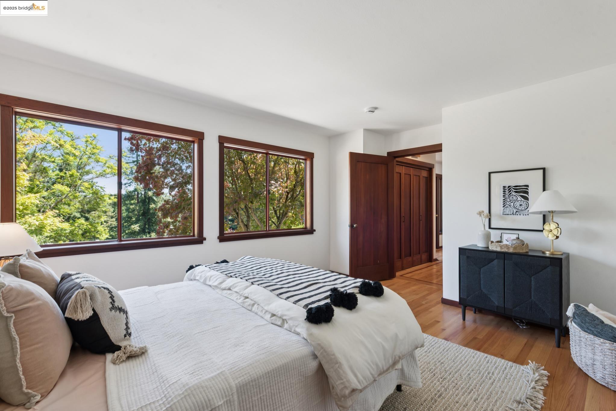 737 Woodhaven Rd