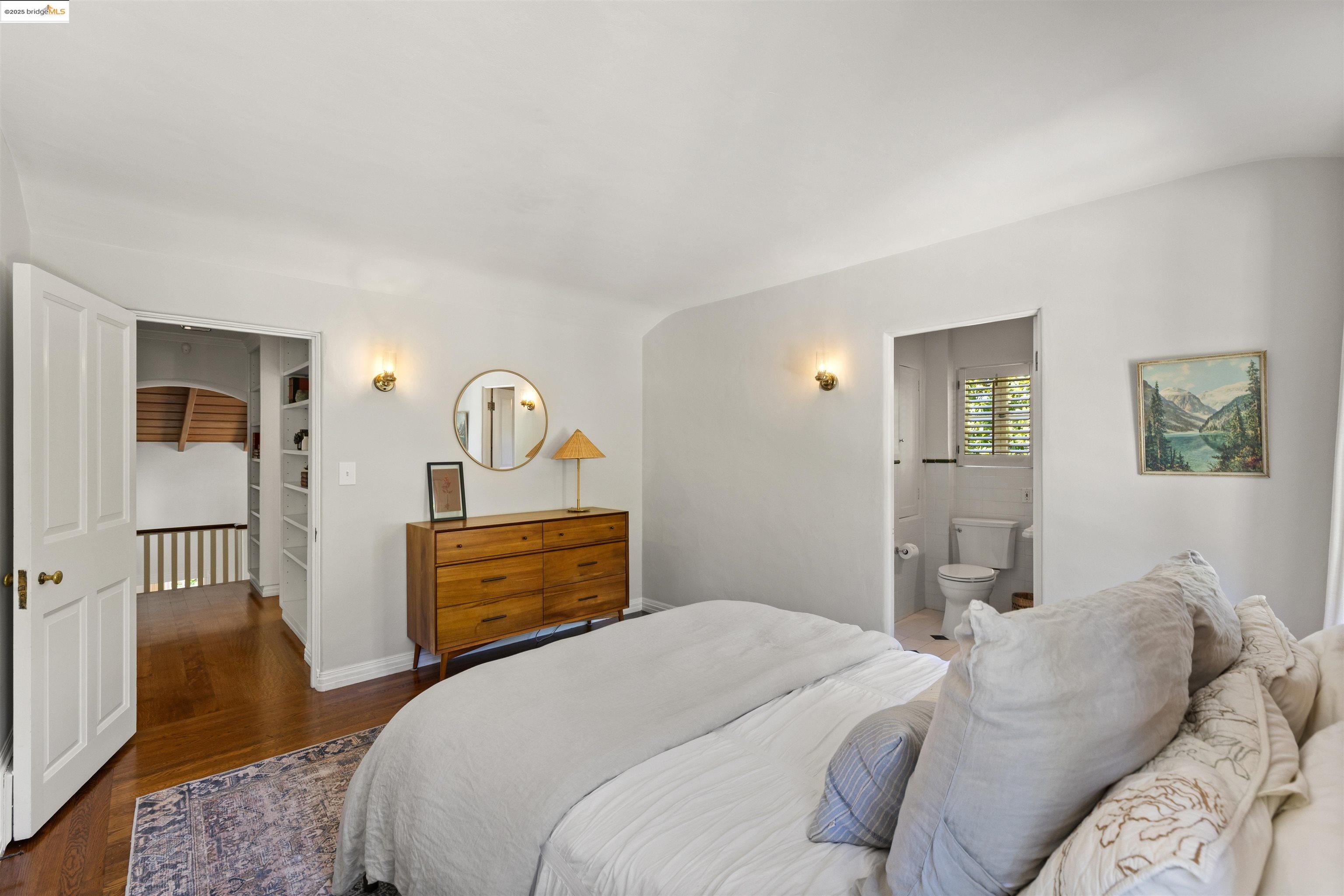 5701 La Salle Ave