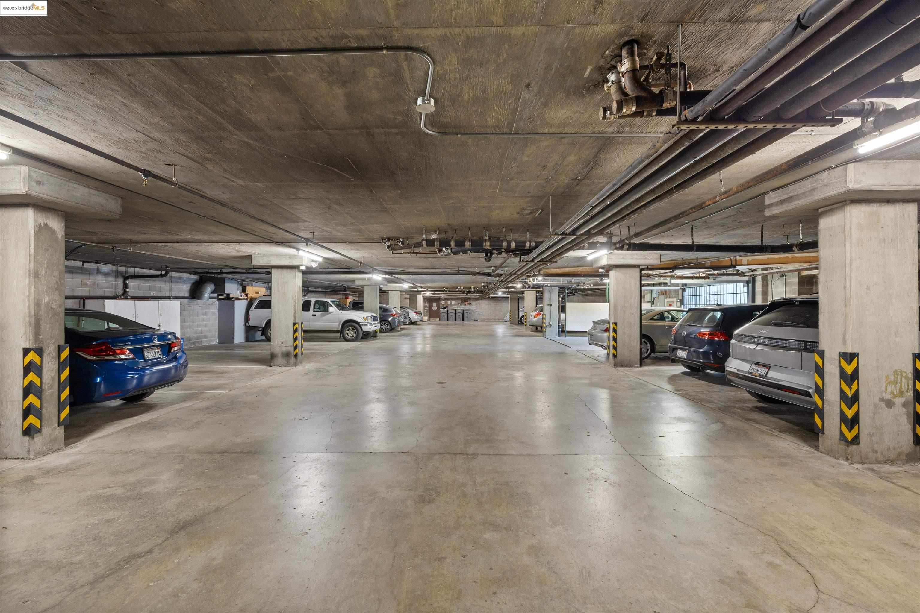 555 Jean St # 417