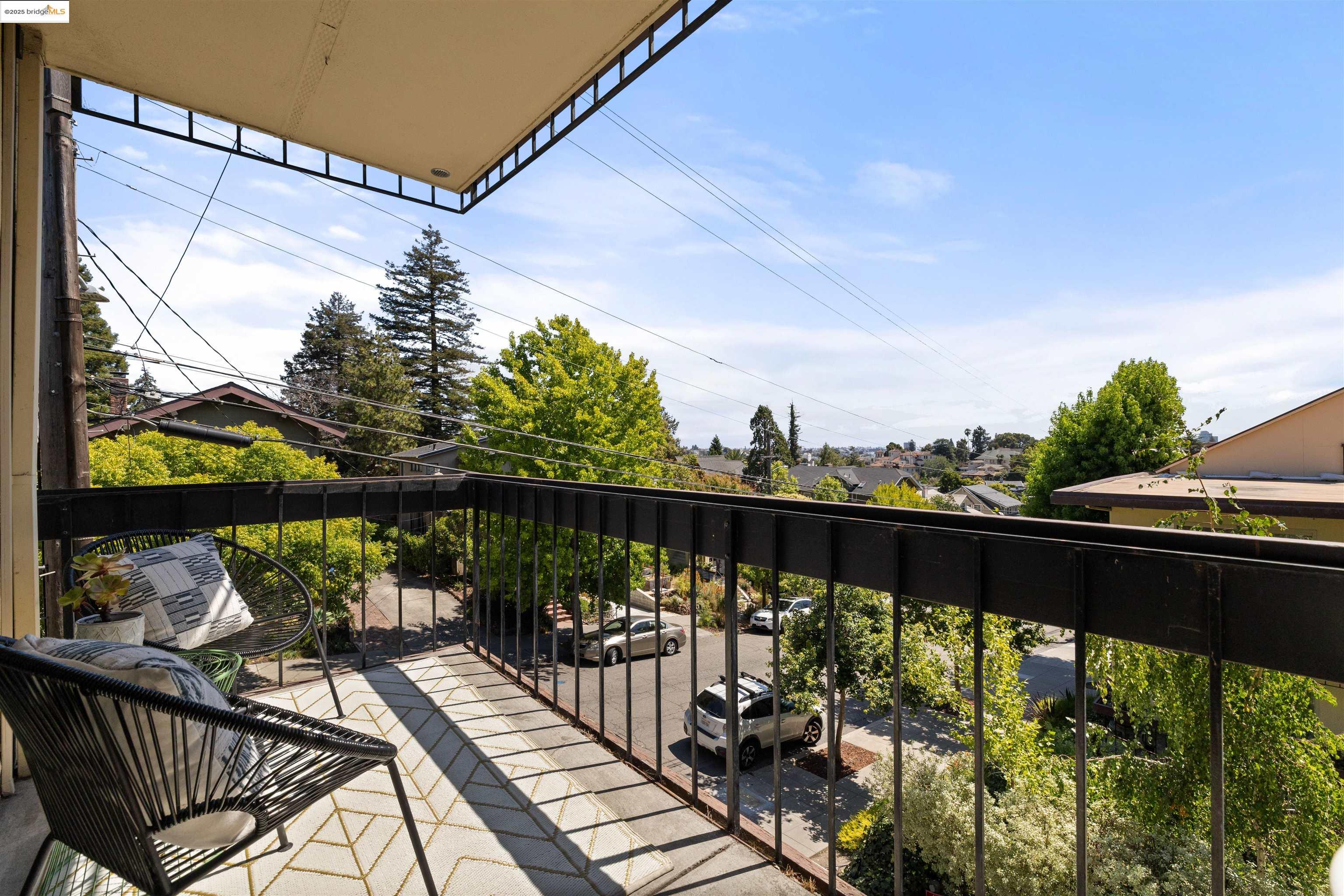 555 Jean St # 417