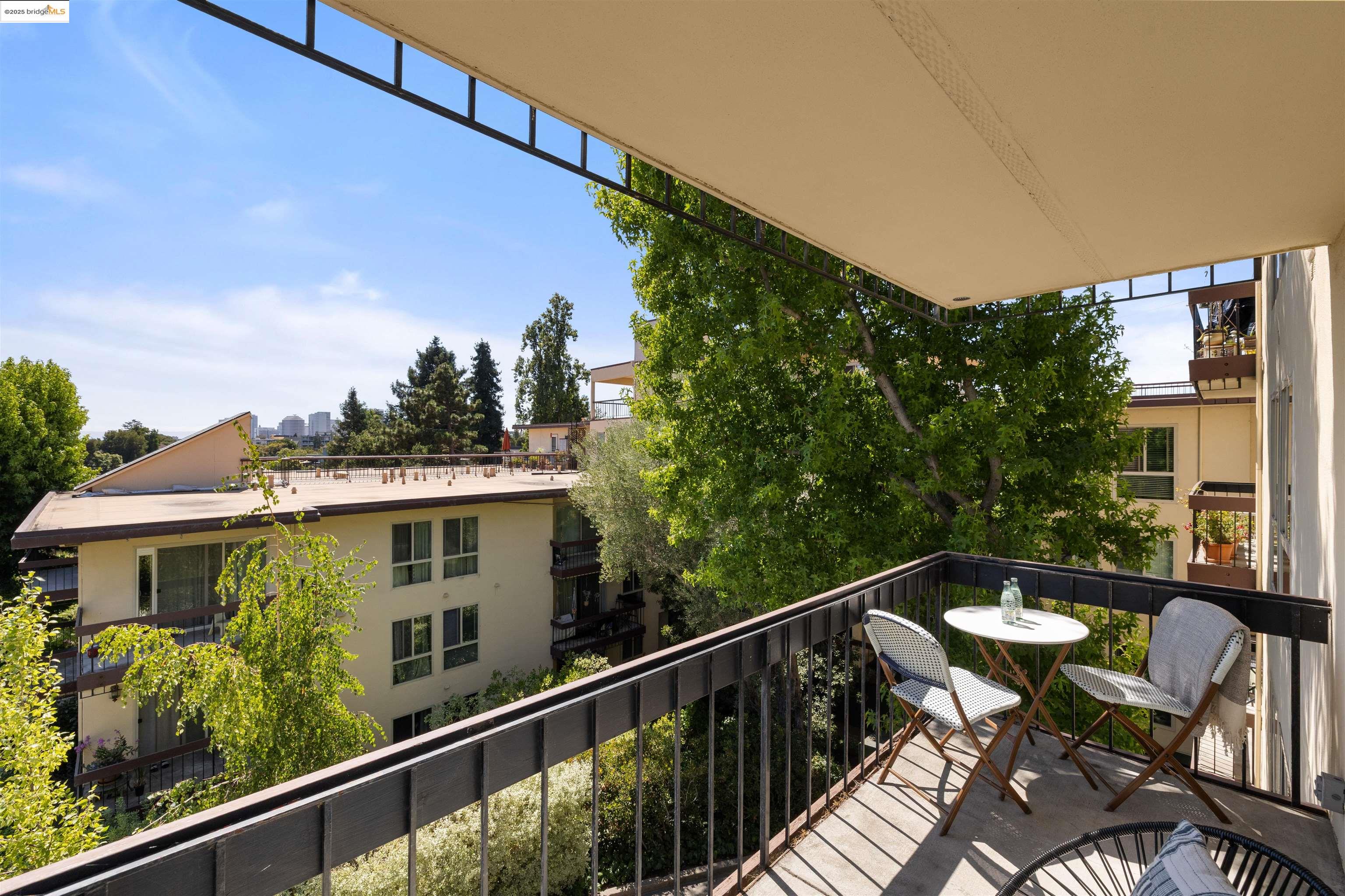 555 Jean St # 417