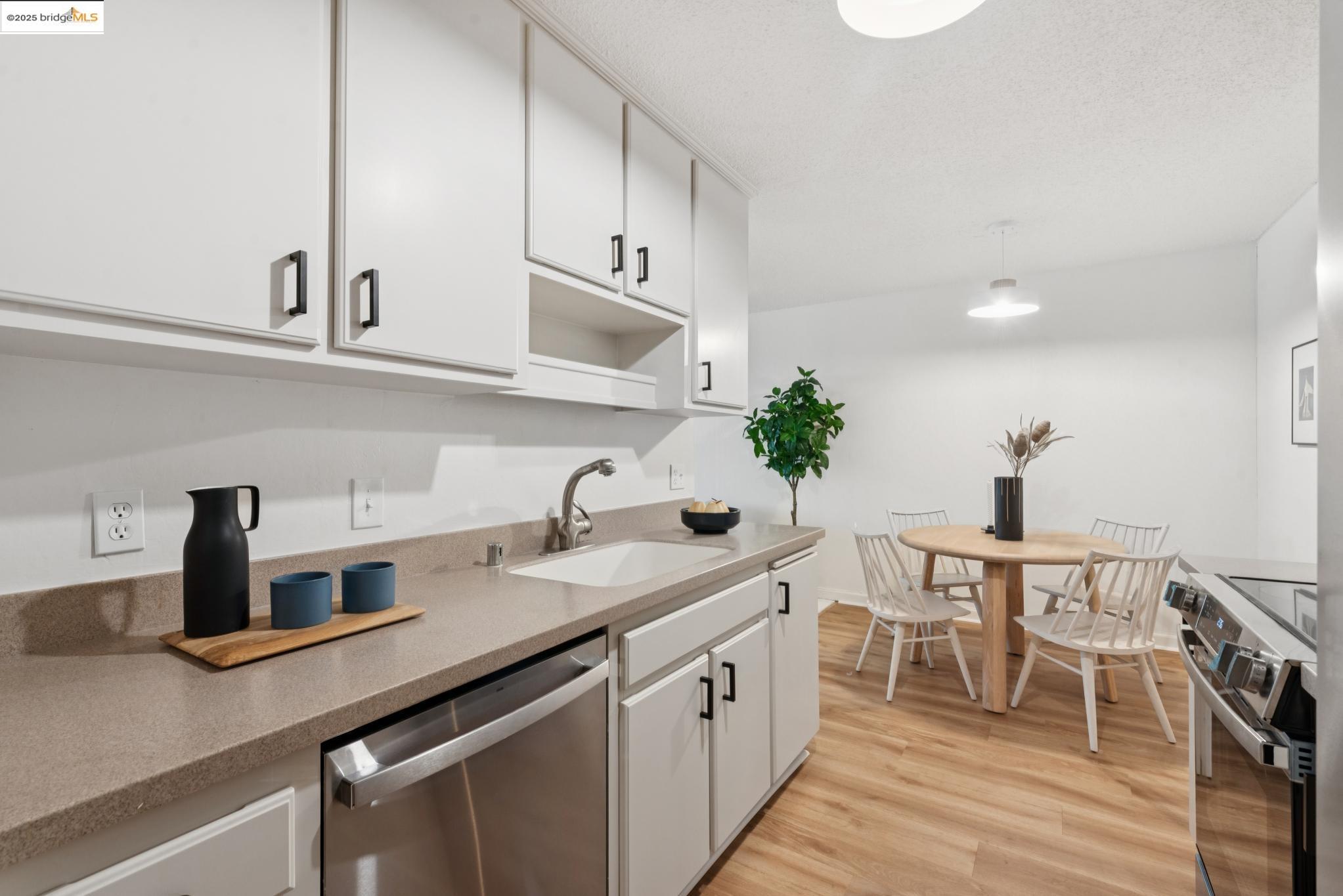 150 Pearl St # 212