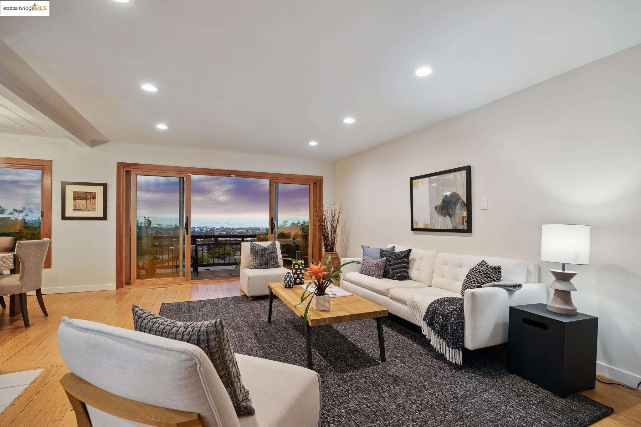 6934 Fairview Dr