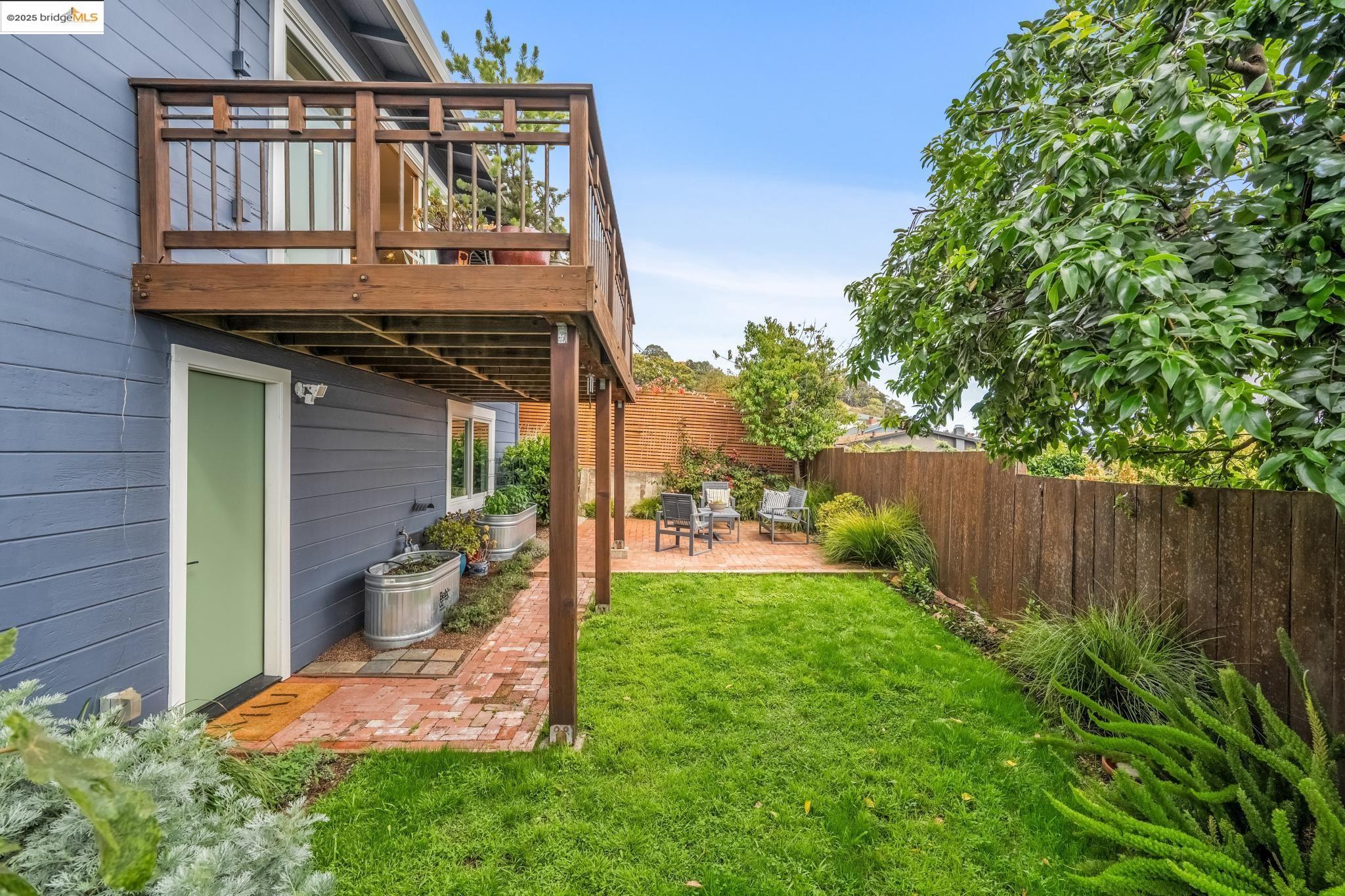 6934 Fairview Dr