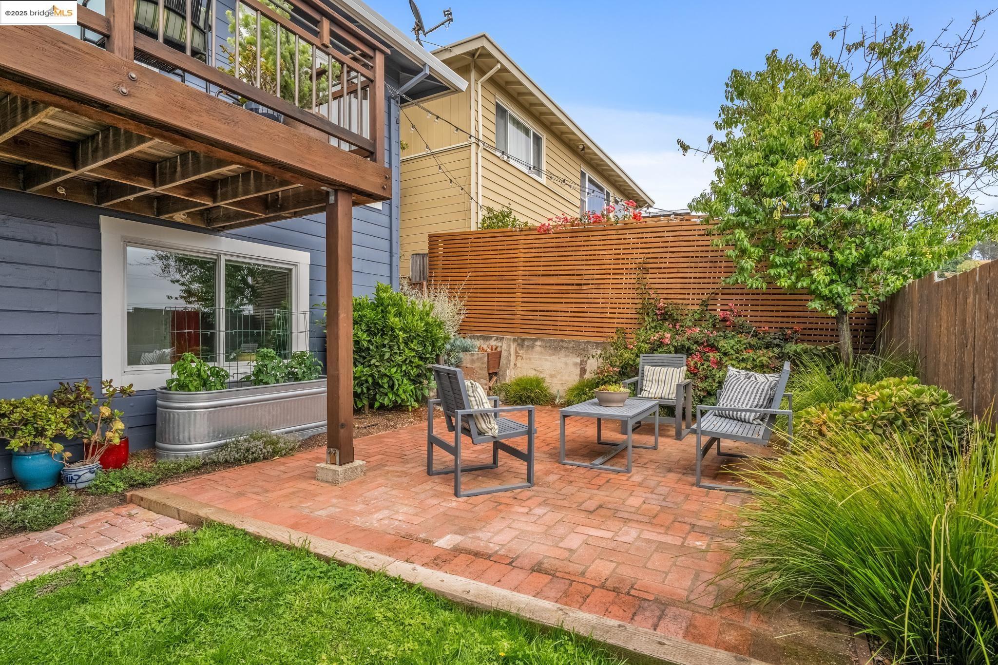 6934 Fairview Dr