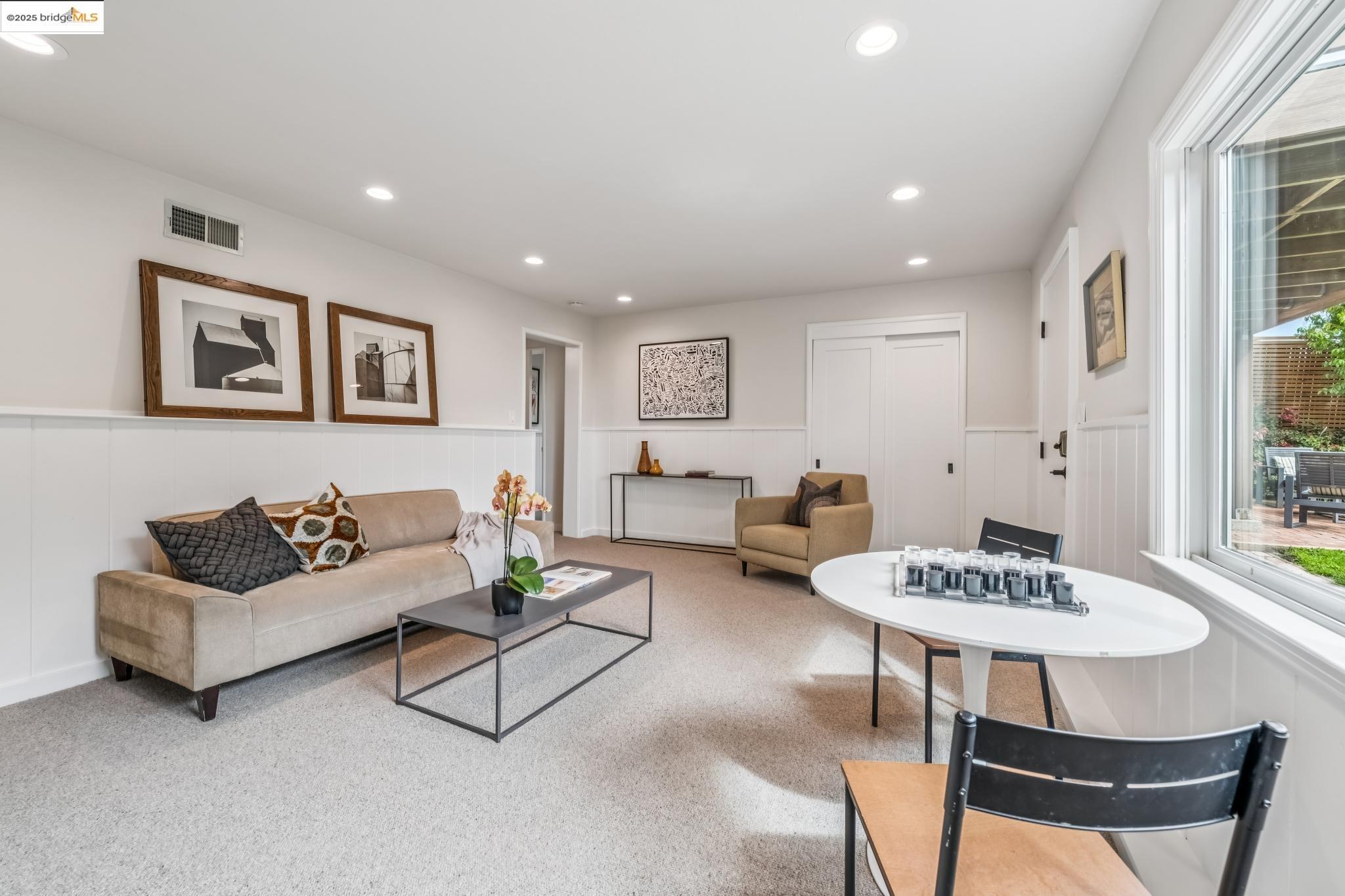 6934 Fairview Dr