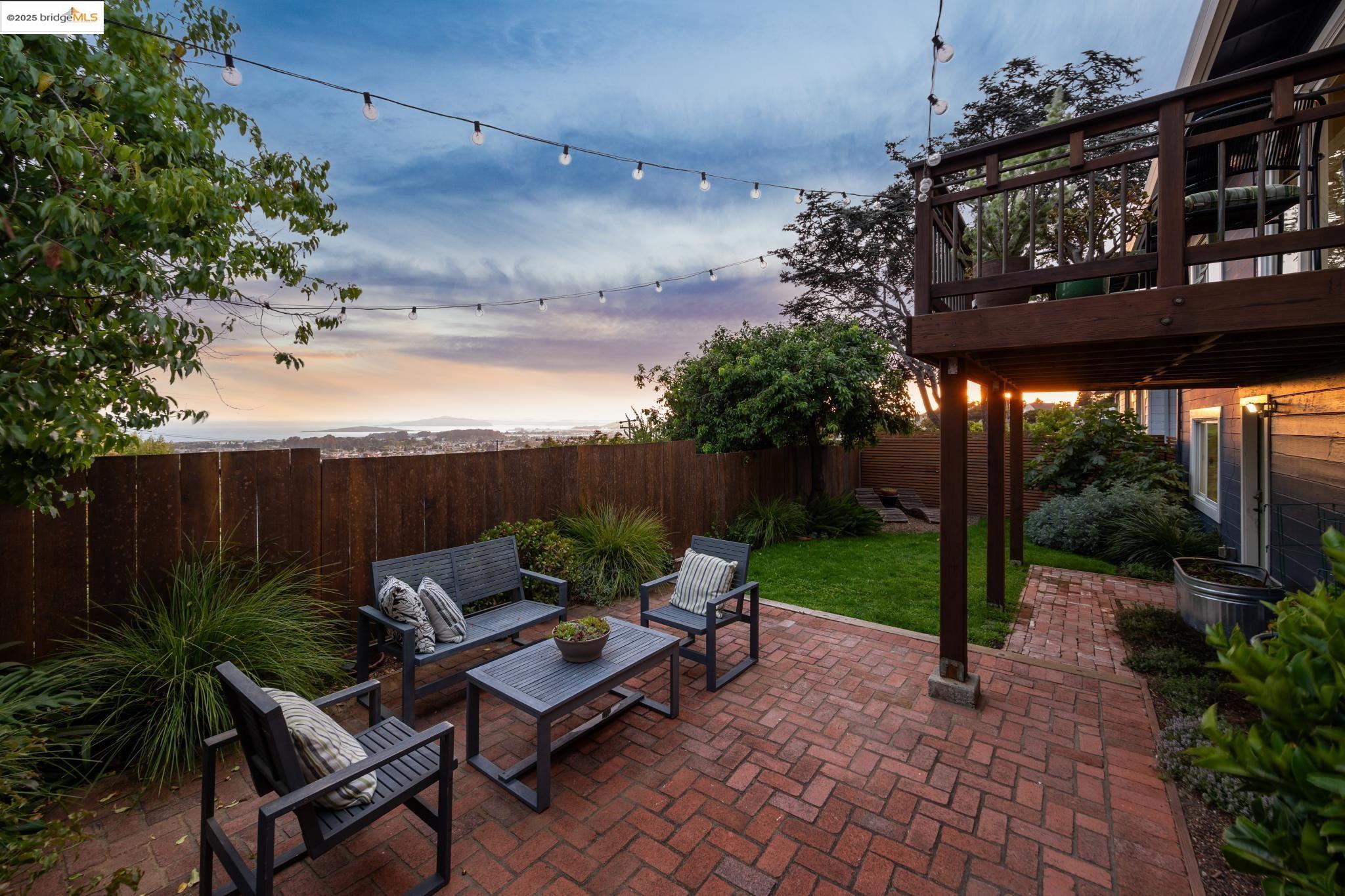 6934 Fairview Dr