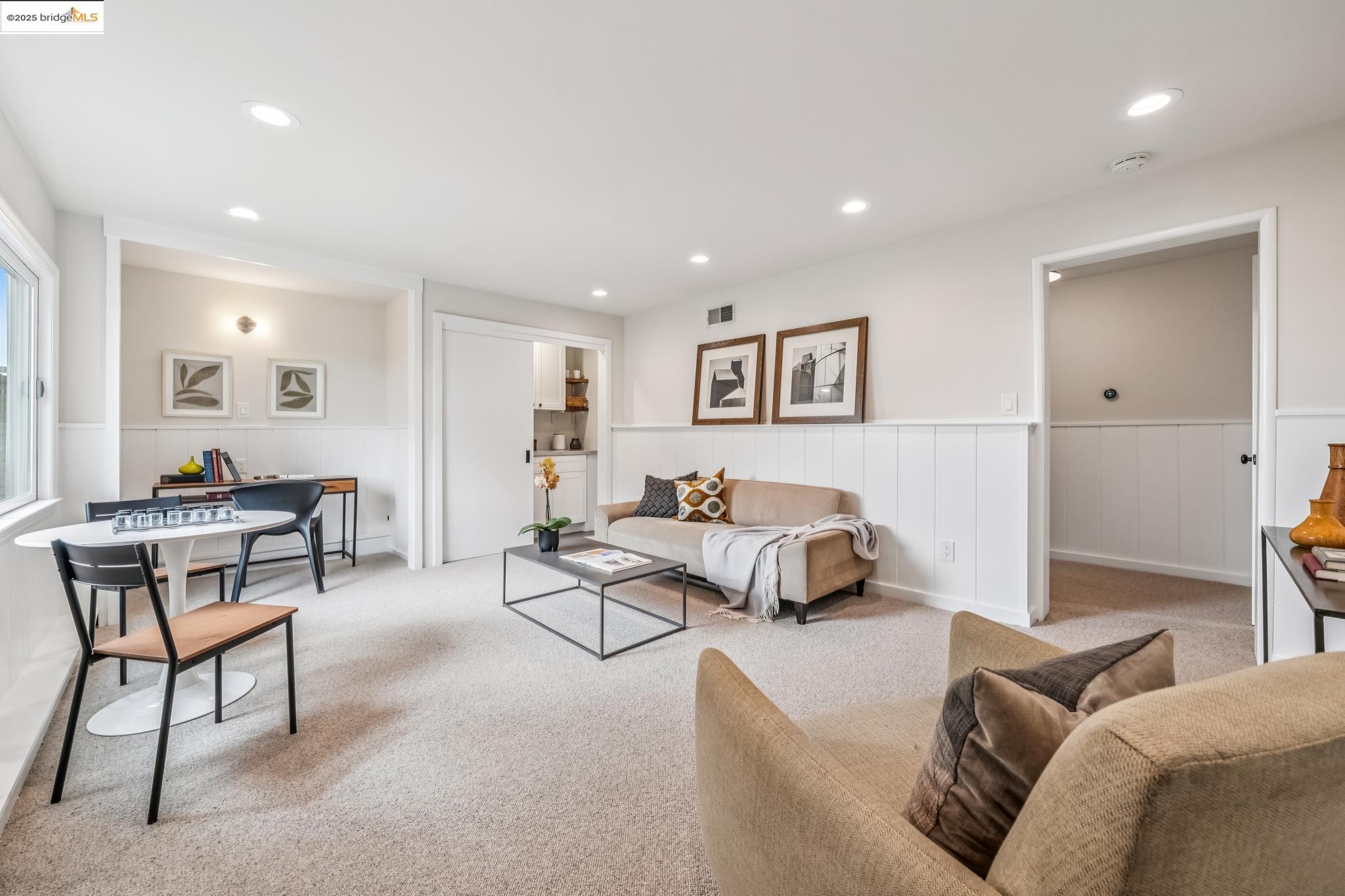 6934 Fairview Dr