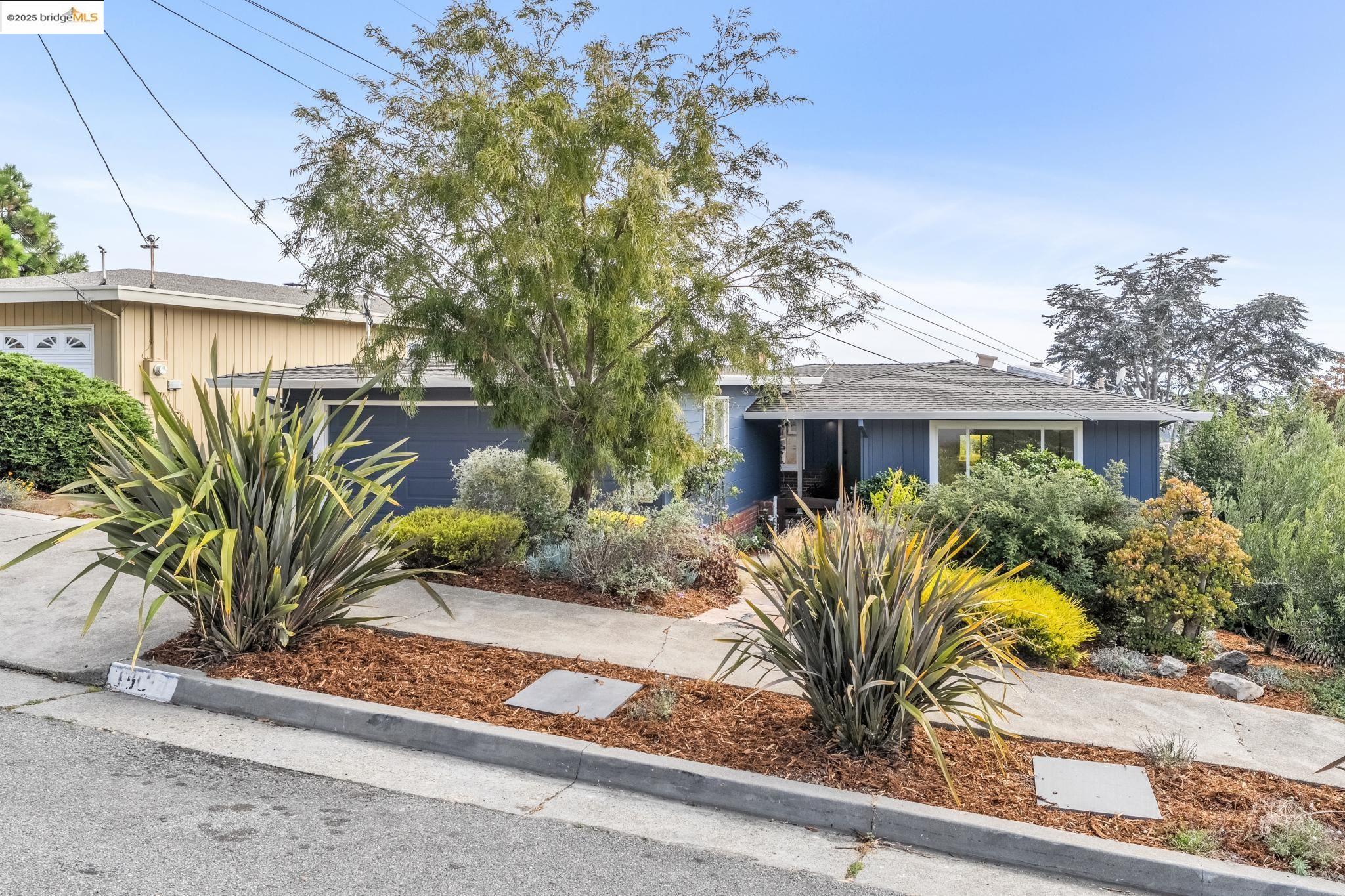 6934 Fairview Dr