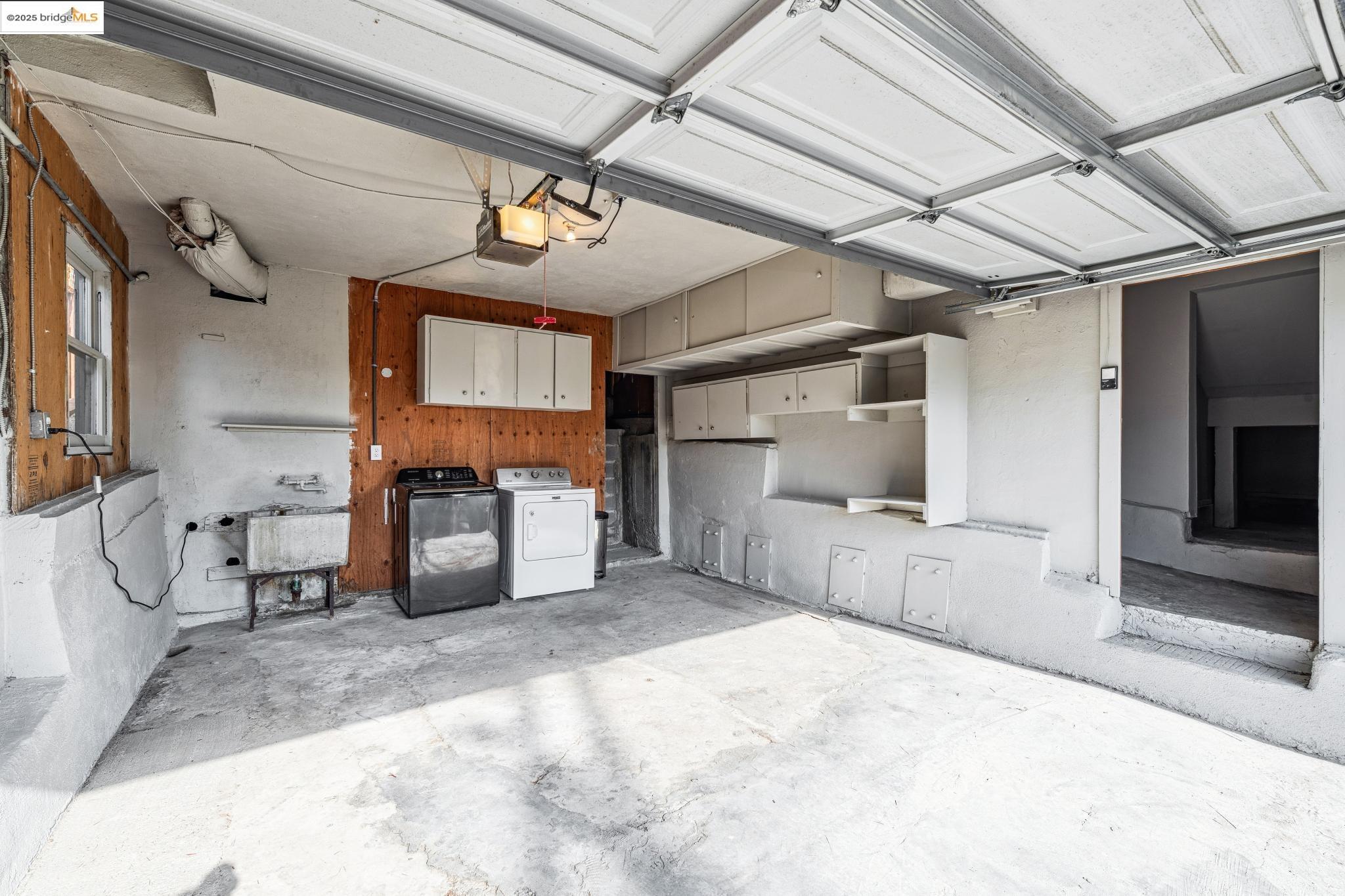 2530 Edwards Ave