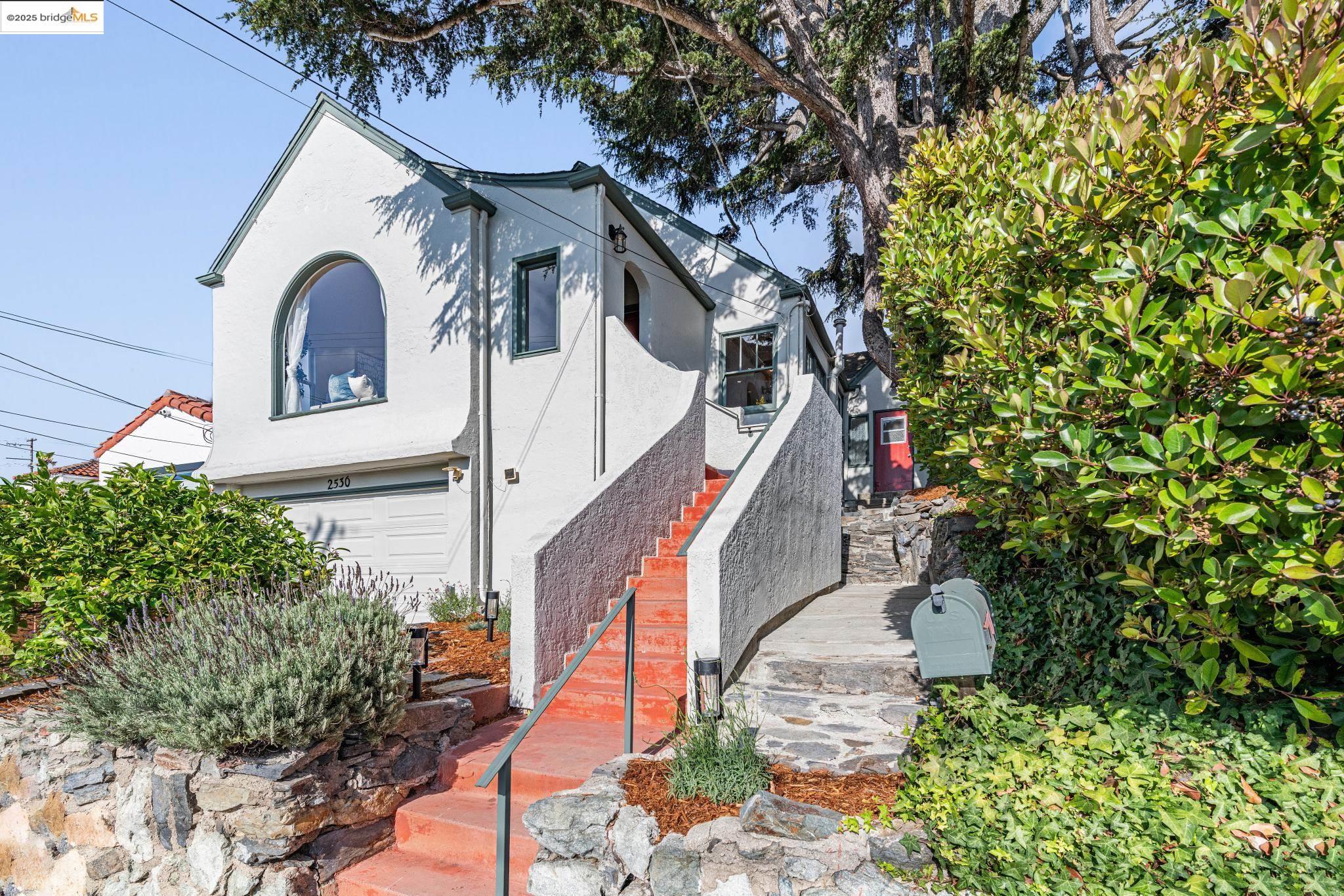 2530 Edwards Ave
