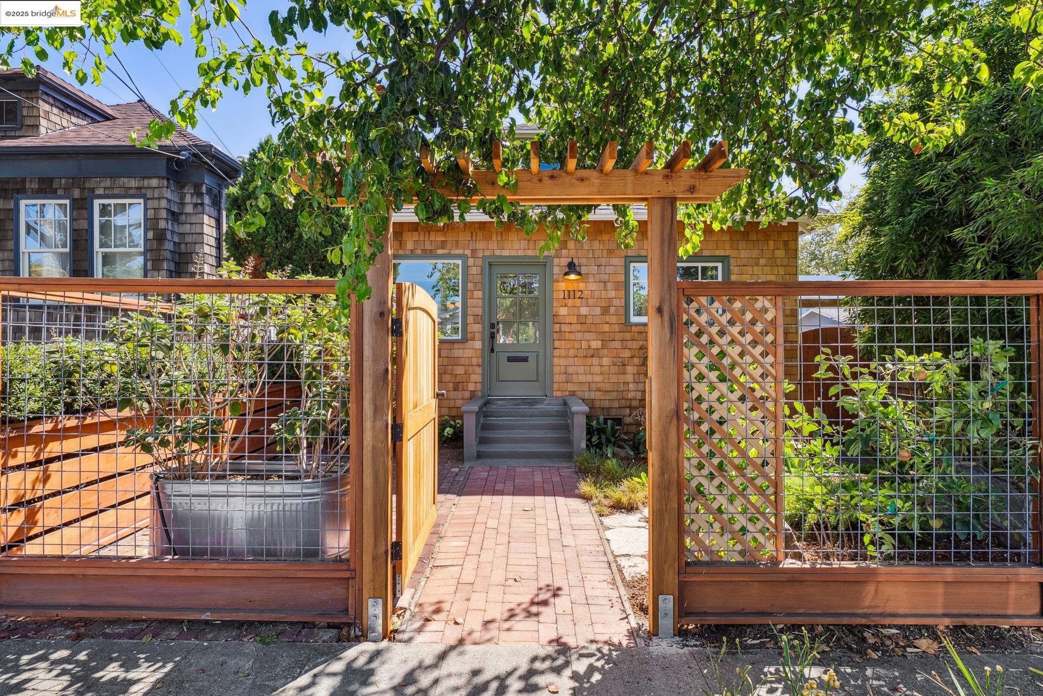 1112 Ward St, Berkeley