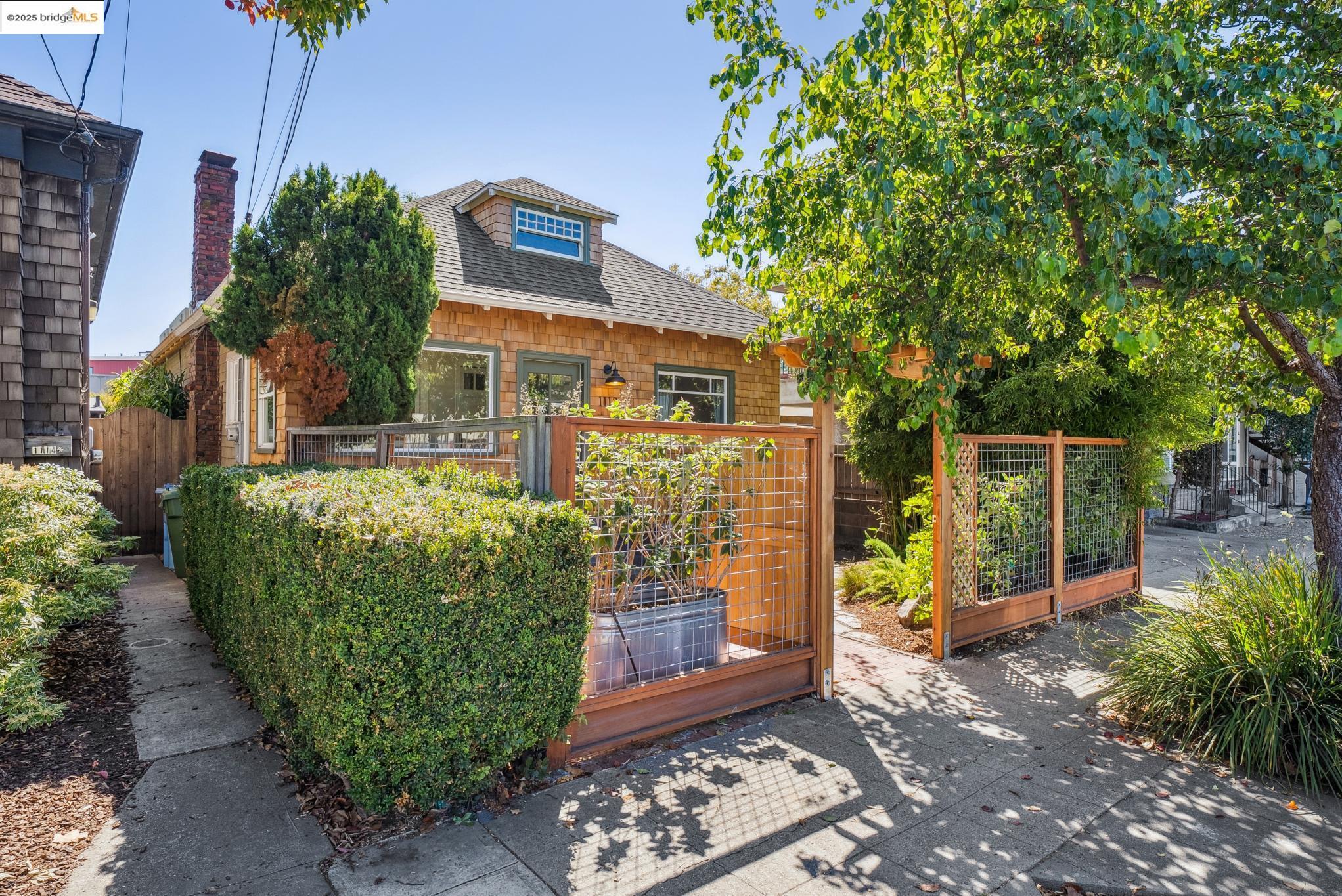 1112 Ward St, Berkeley