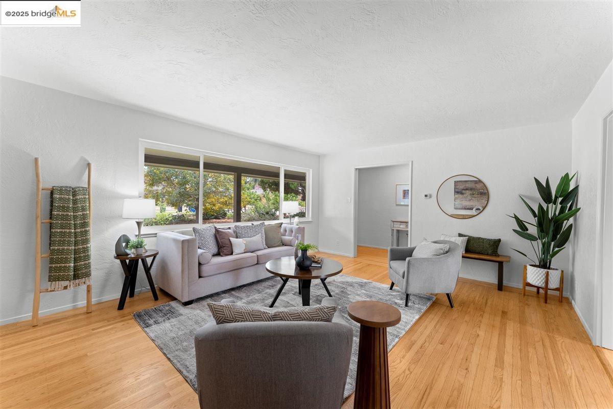 1123 Farragut Dr