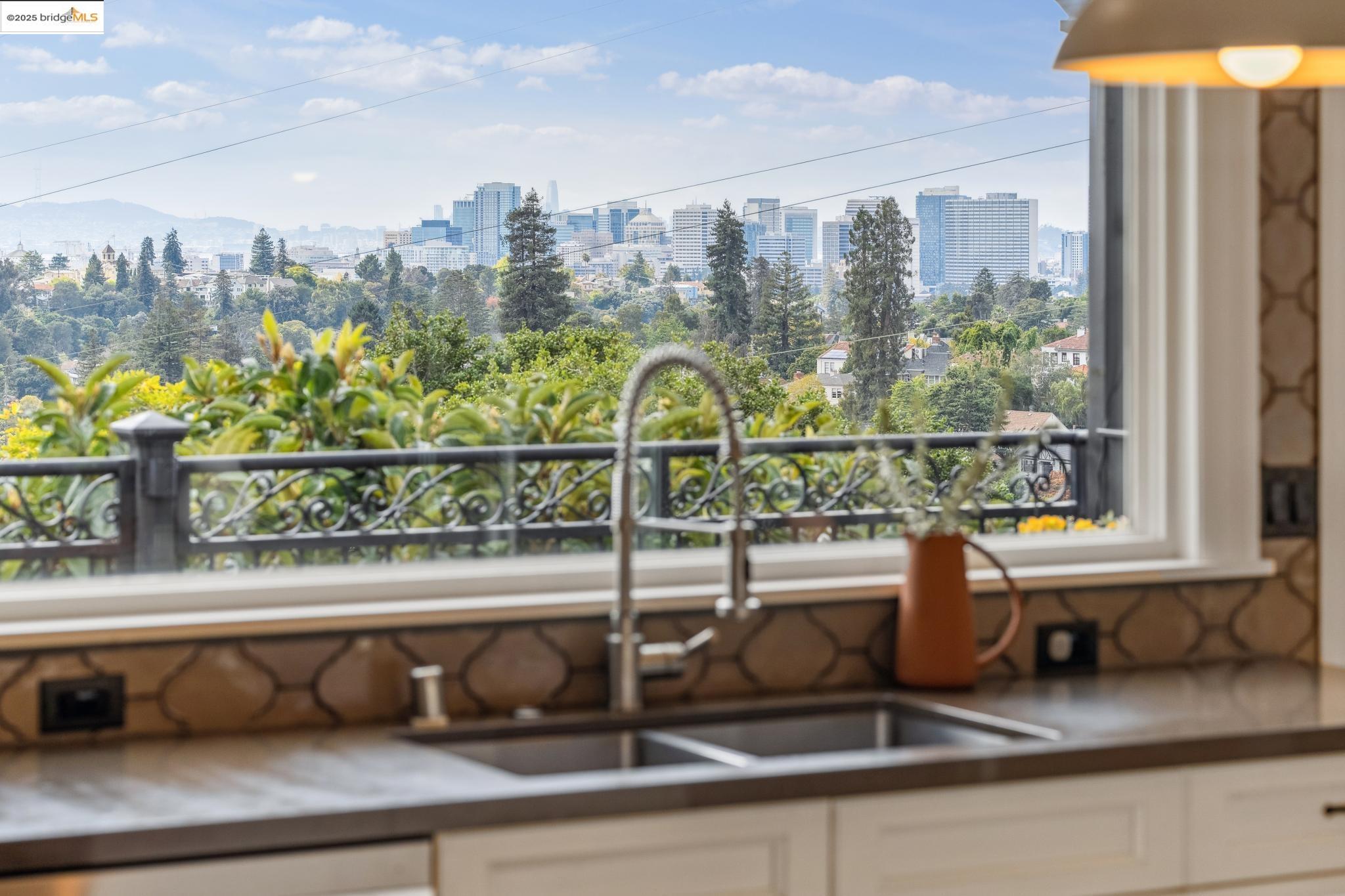 1107 Wellington St, Oakland