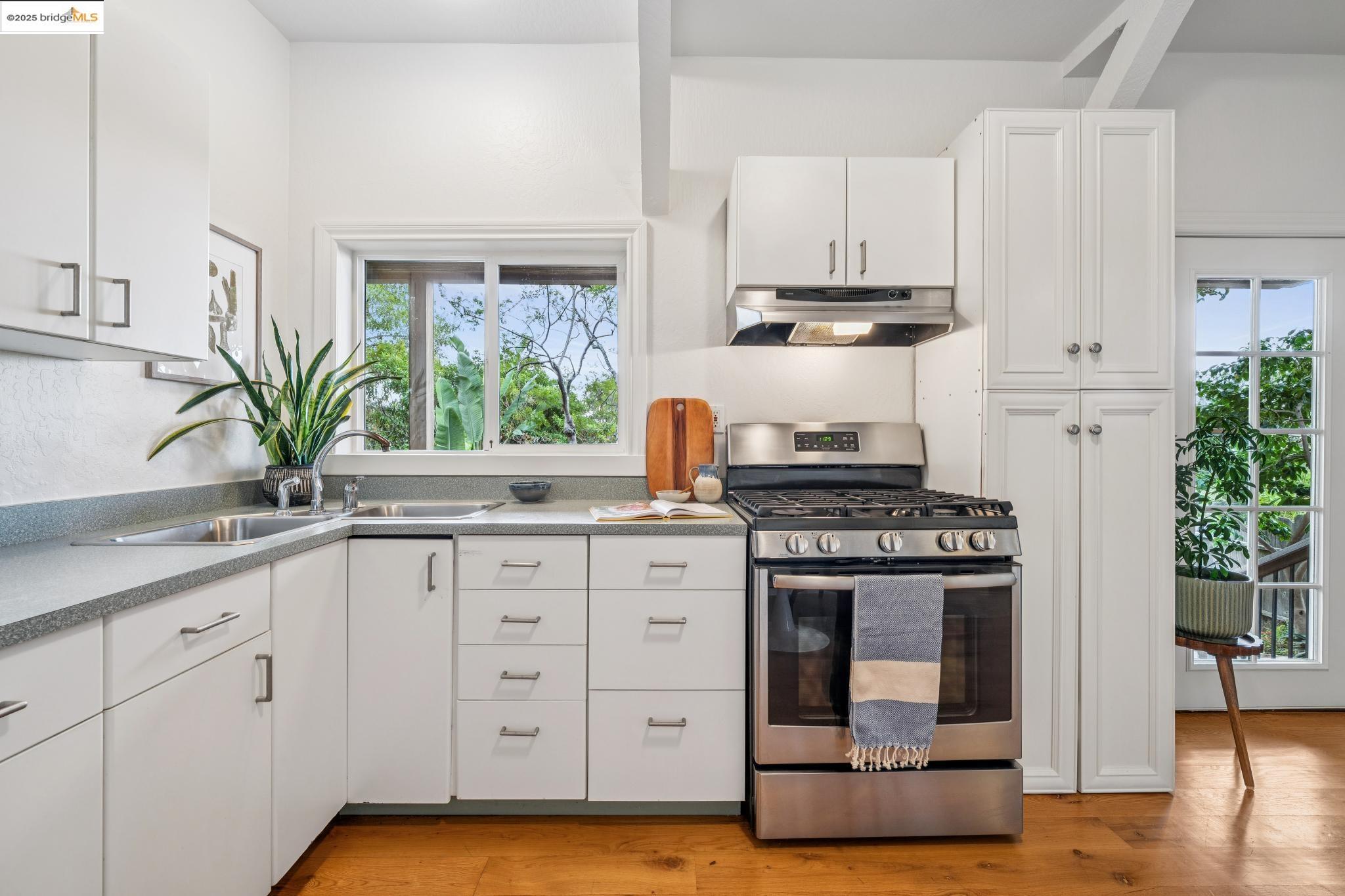 1107 Wellington St, Oakland