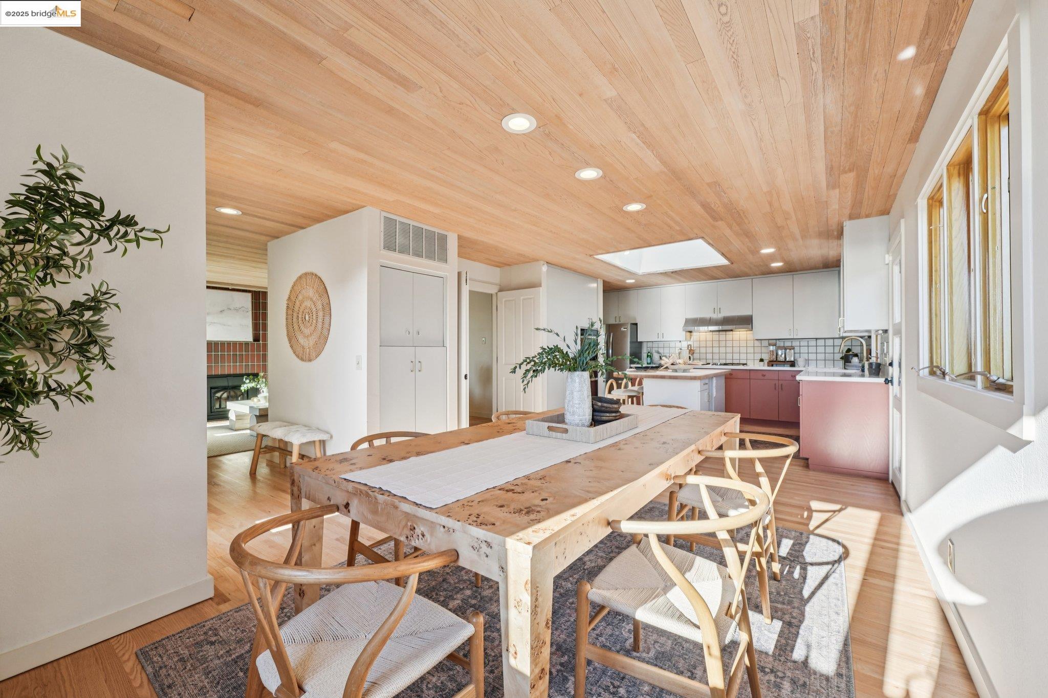 19 Highland Blvd