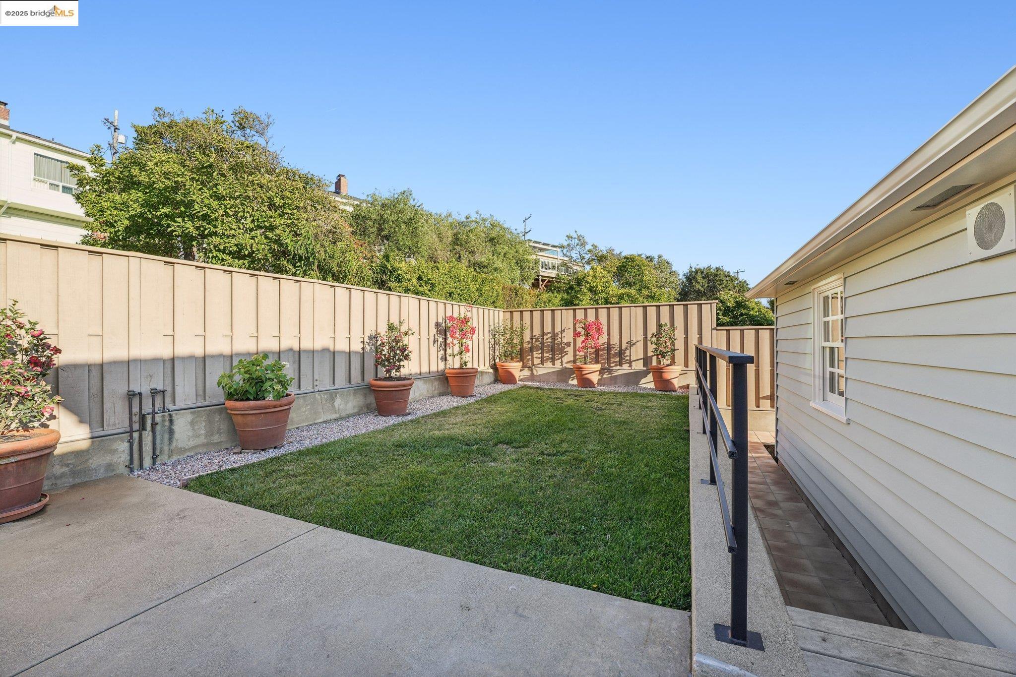 19 Highland Blvd