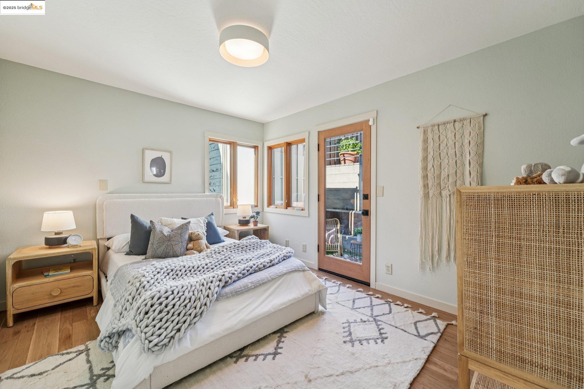 19 Highland Blvd