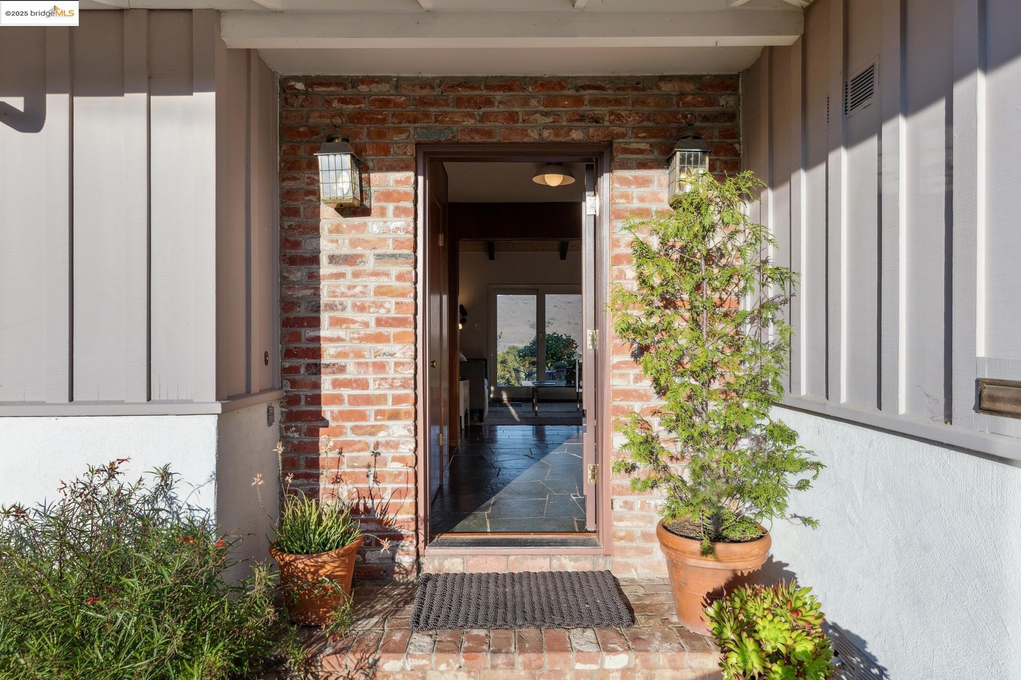 820 Kensington Rd, El Cerrito