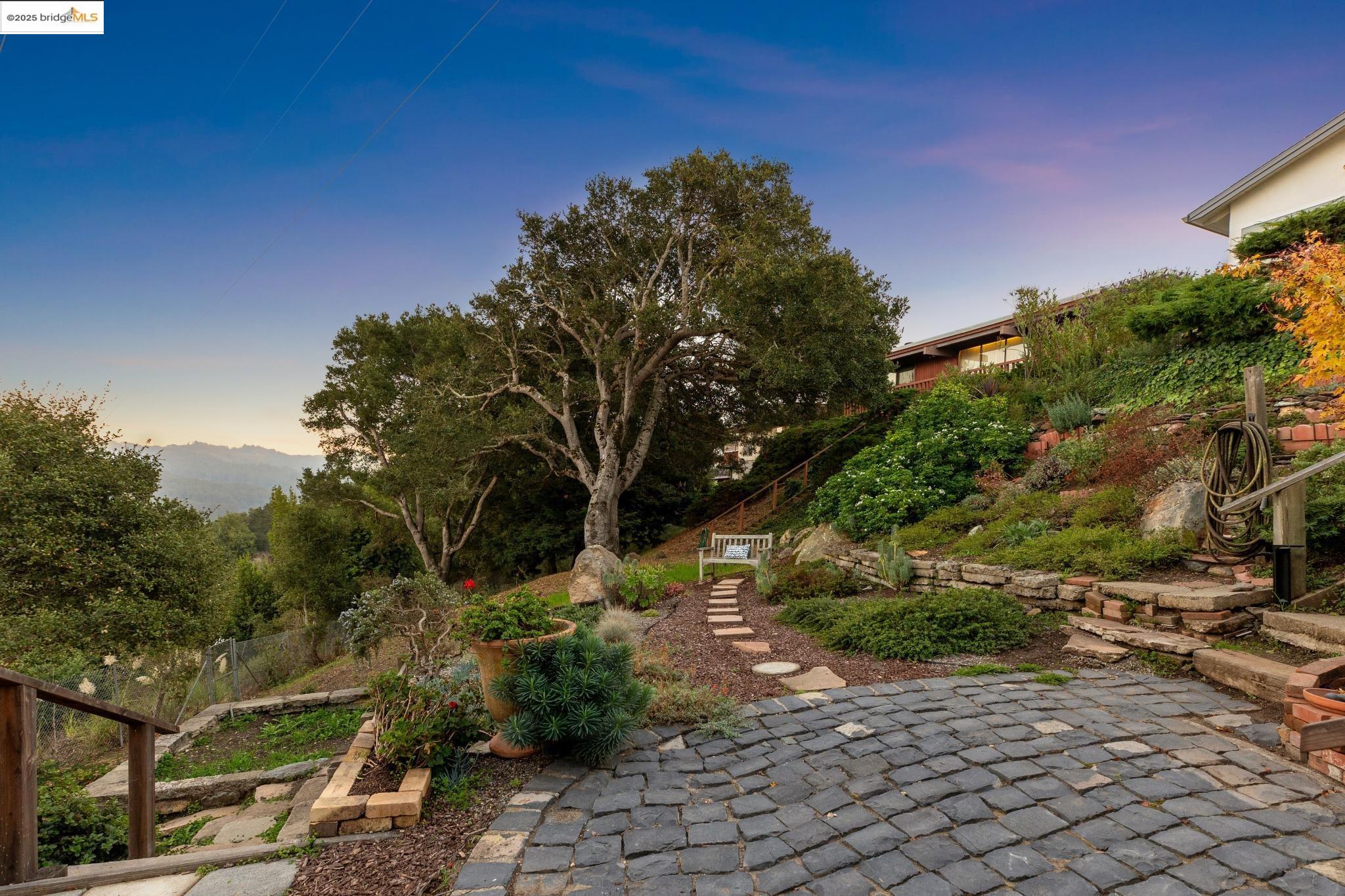 820 Kensington Rd, El Cerrito