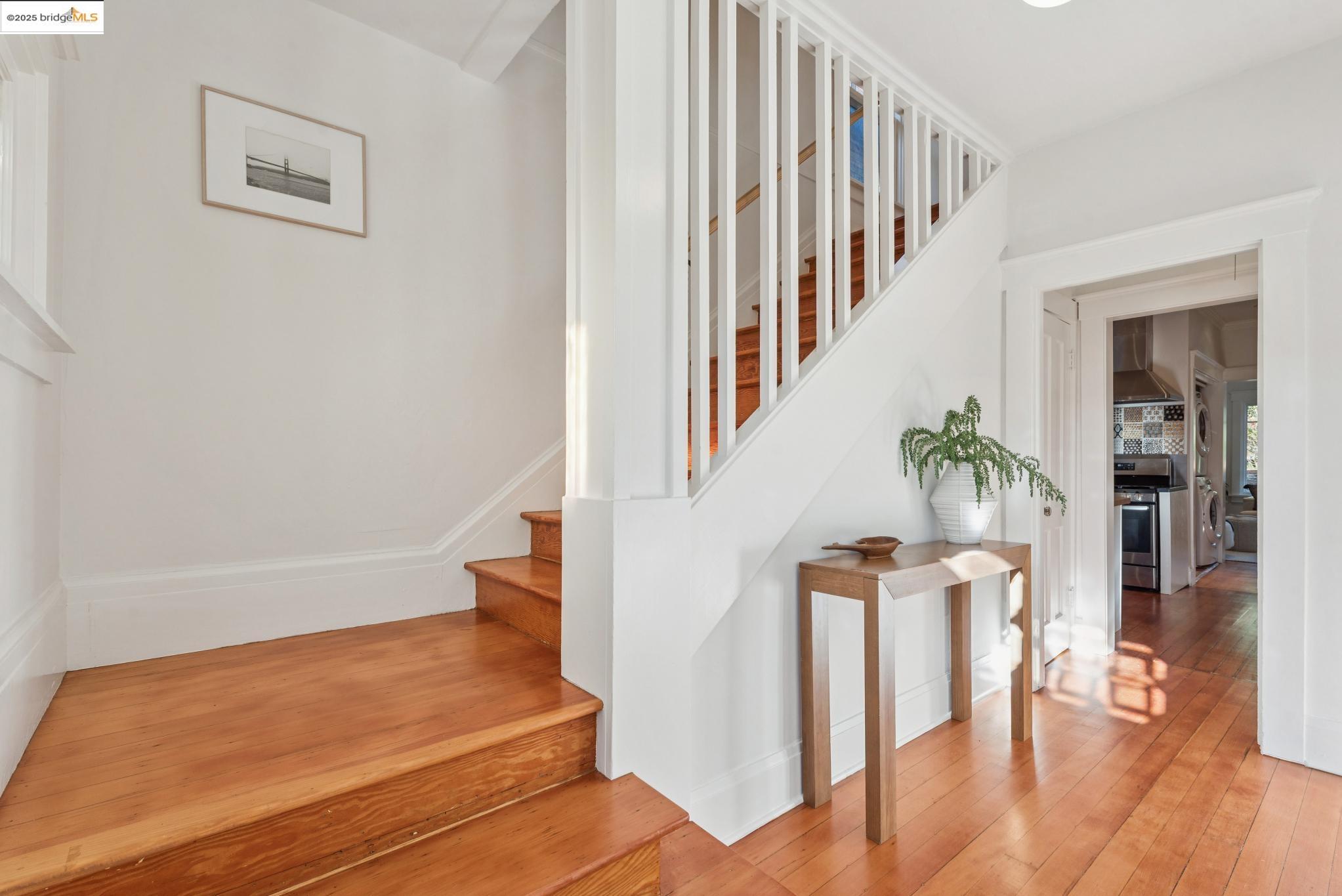 1141 Oxford St