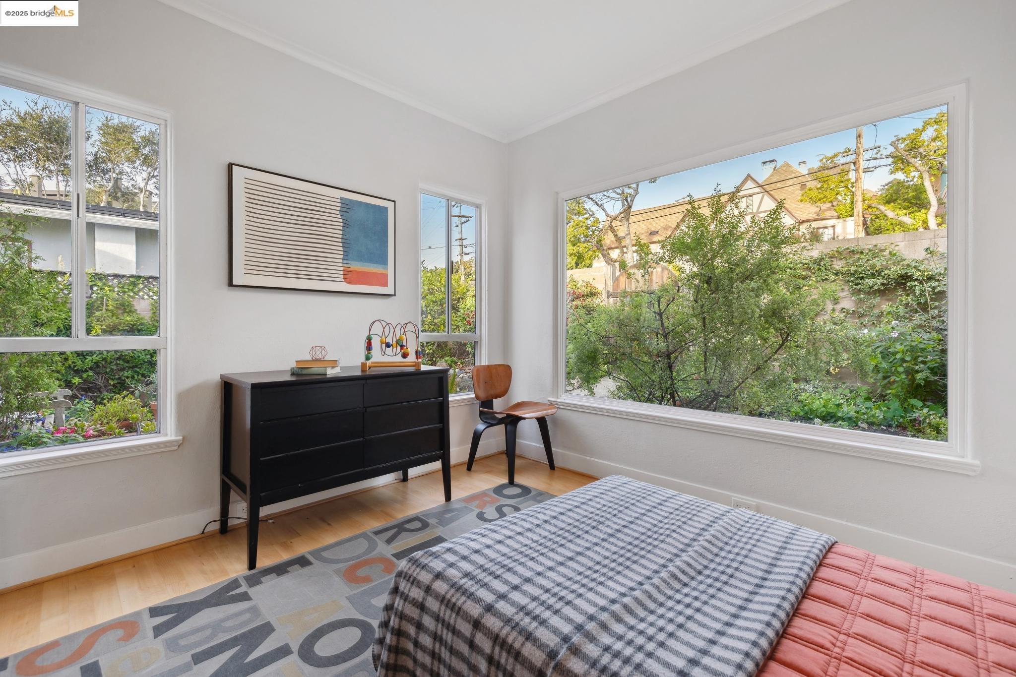 608 Colusa Ave