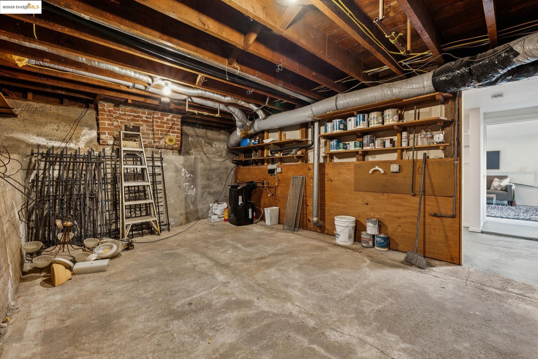 608 Colusa Ave