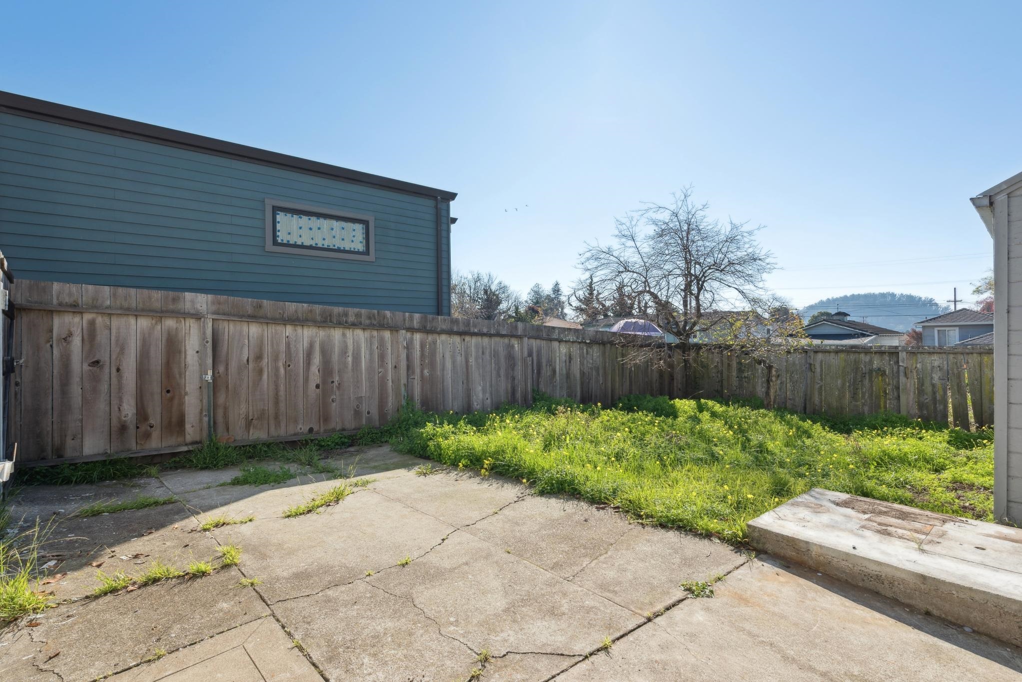 725 Pomona Ave
