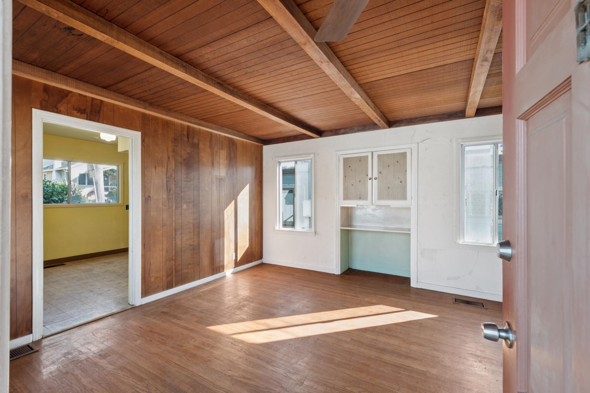 725 Pomona Ave