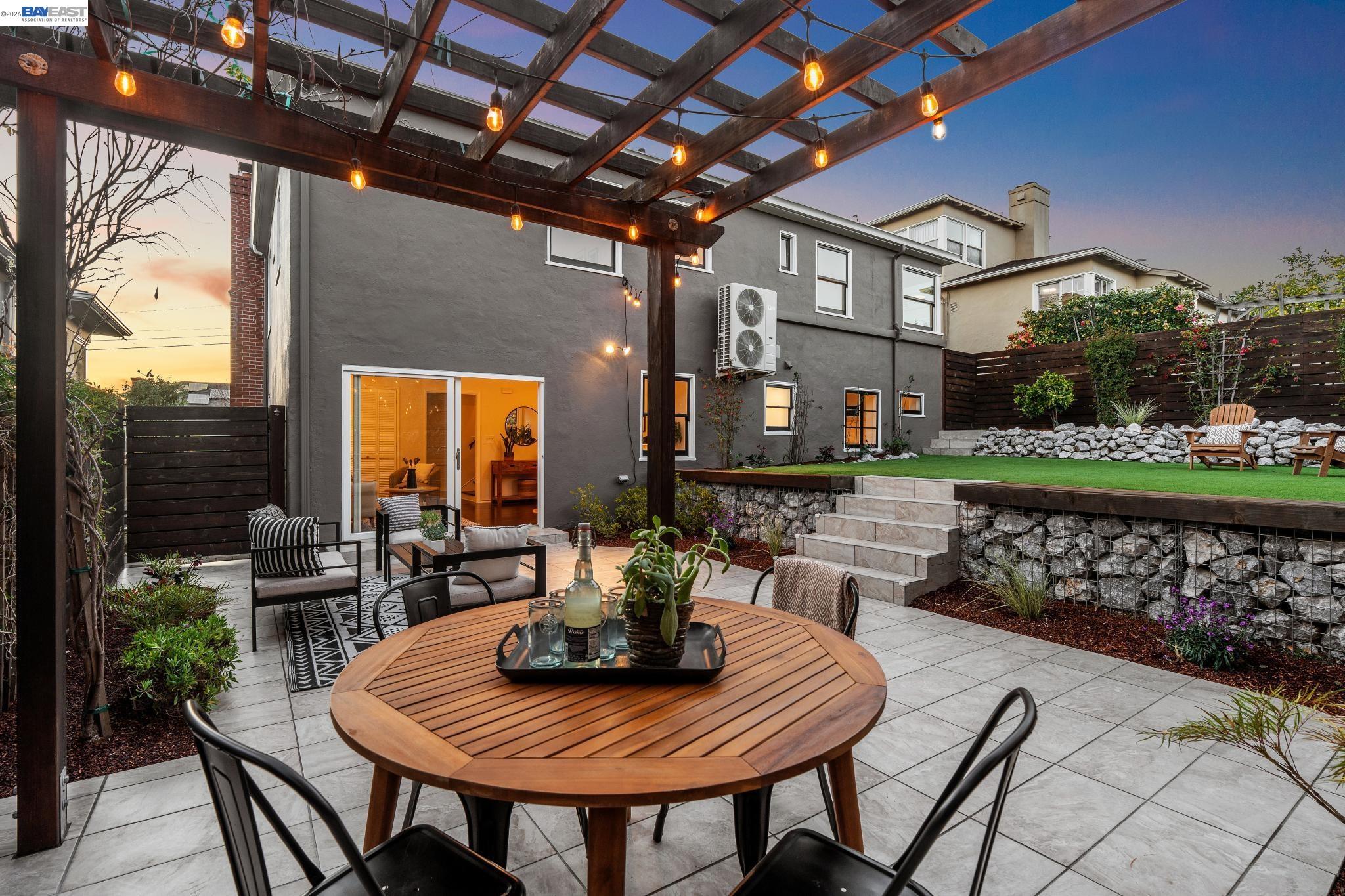 3386 Herrier St