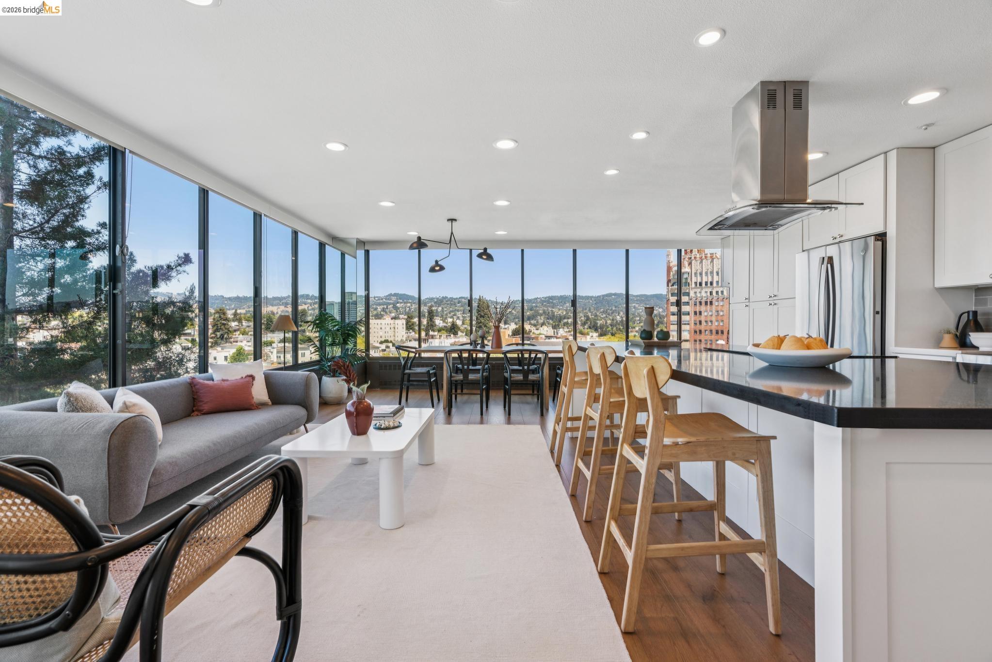 565 Bellevue Ave # 806