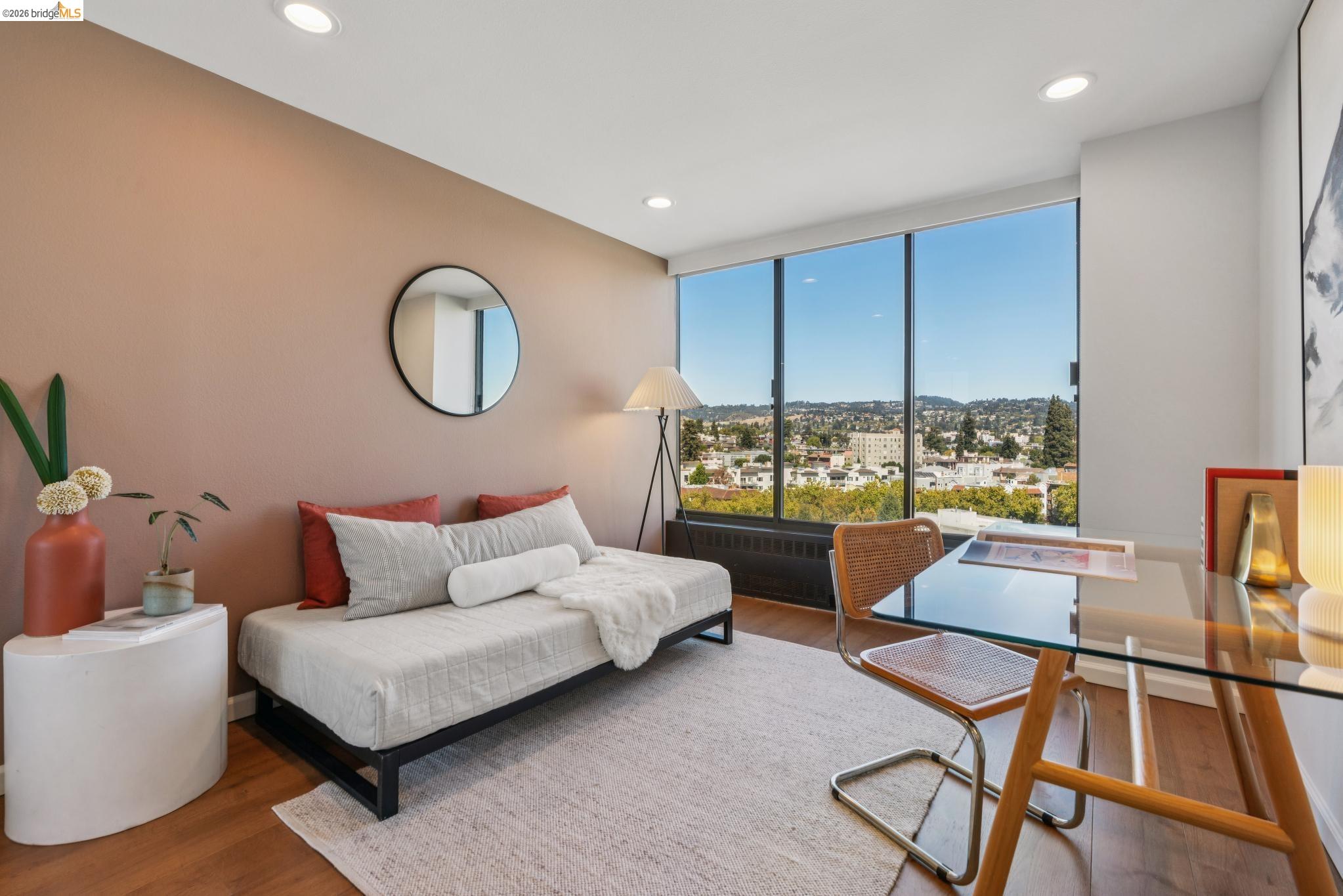 565 Bellevue Ave # 806